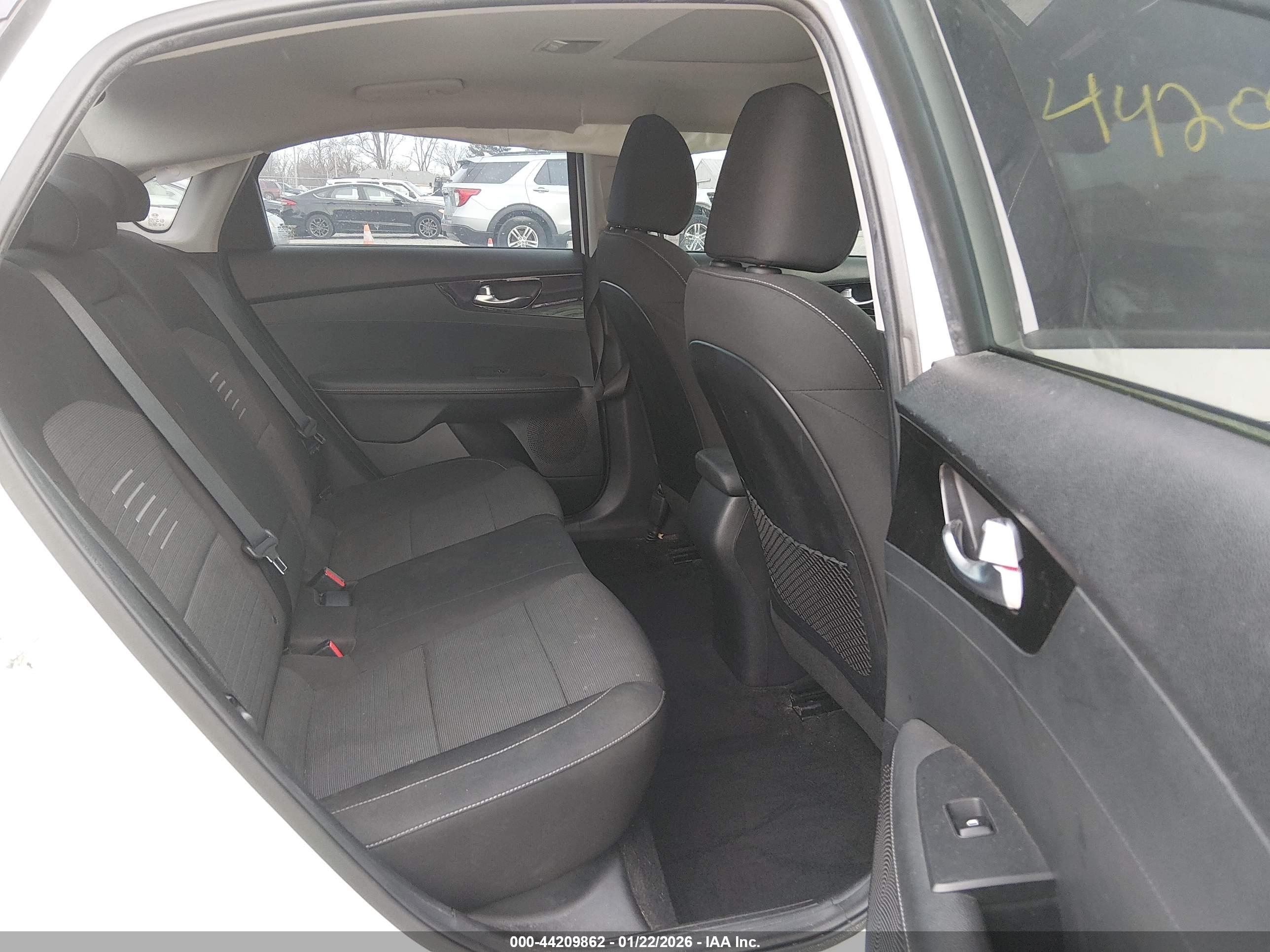 KIA FORTE image 8