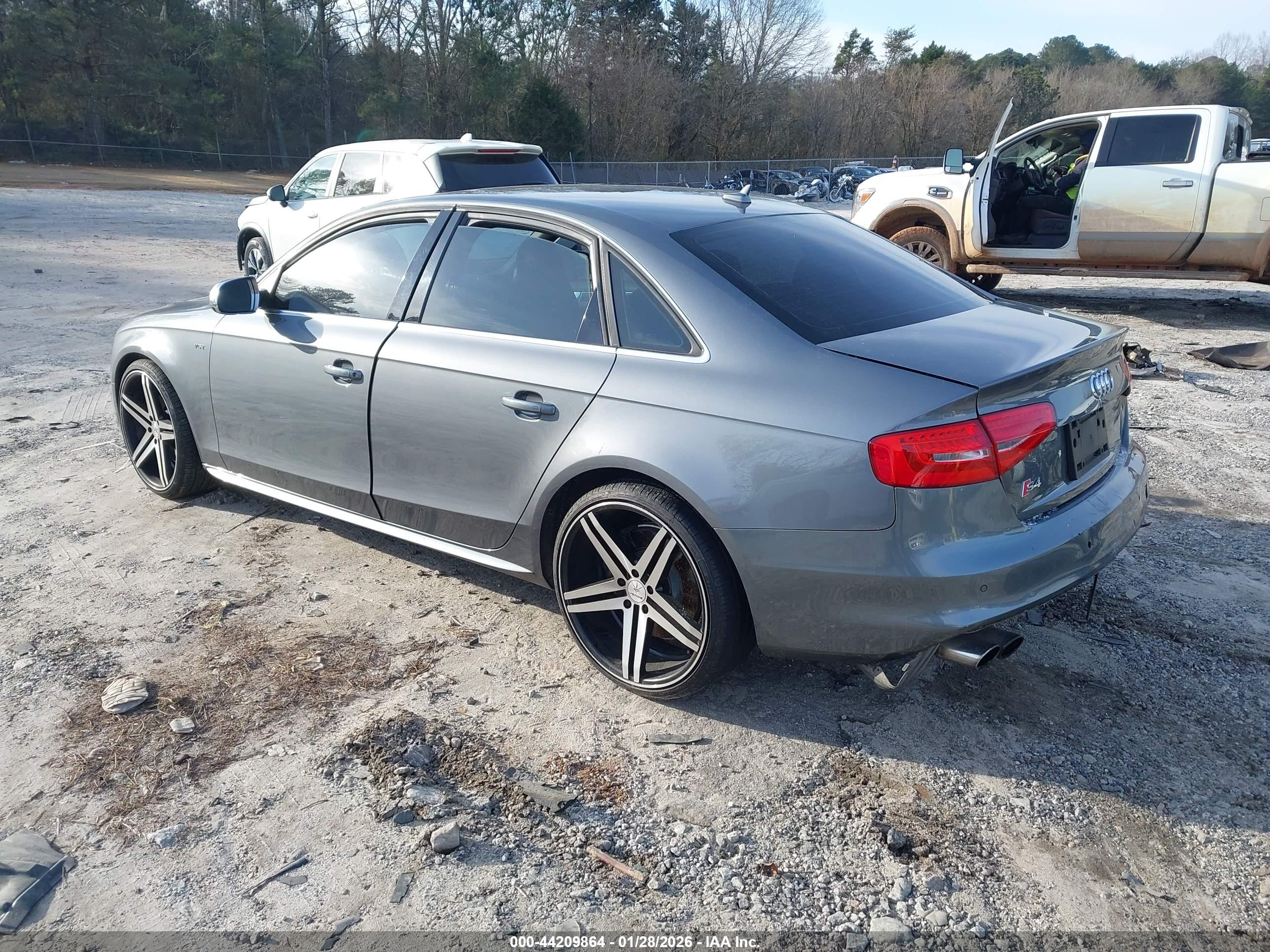 AUDI S4 image 3