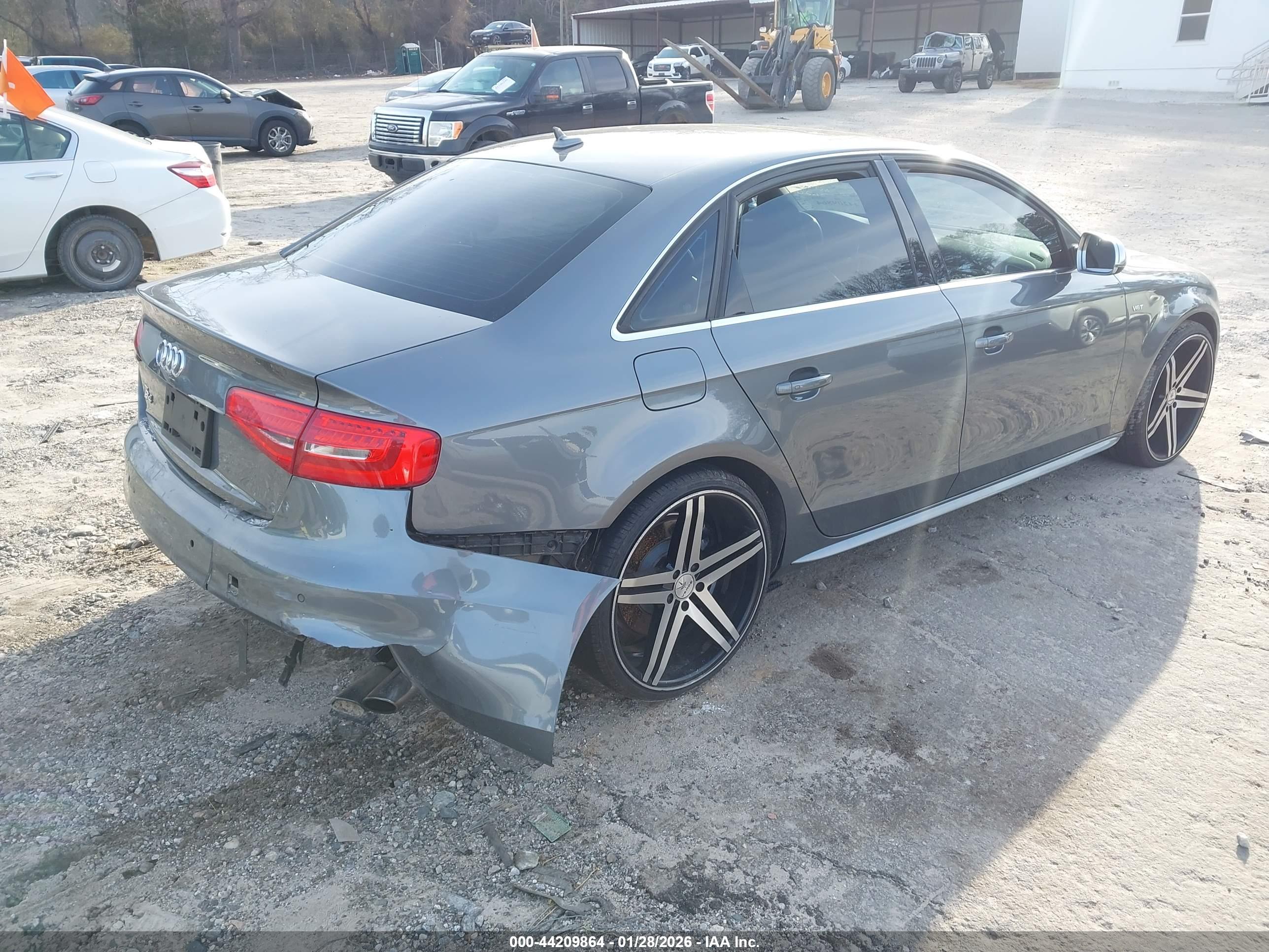 AUDI S4 image 4