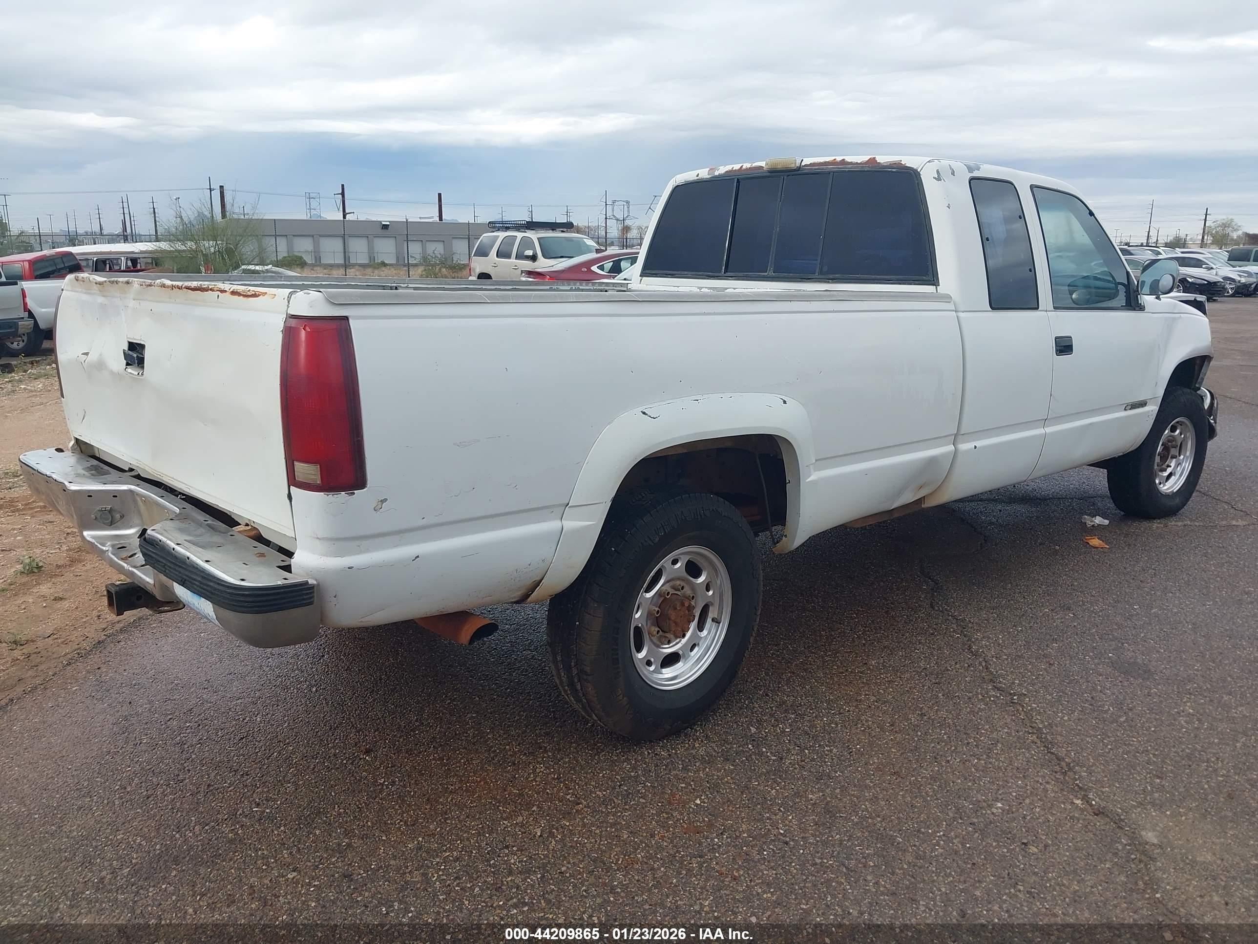 CHEVROLET GMT-400 image 4