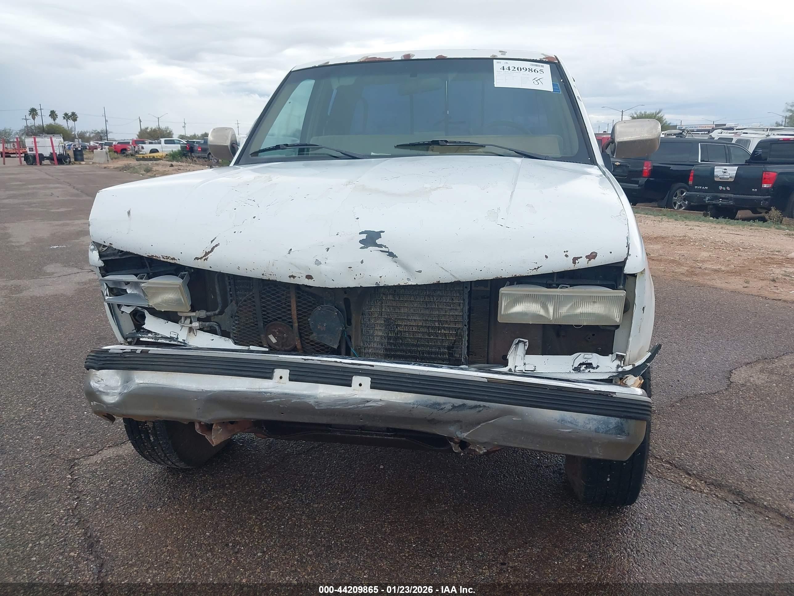 CHEVROLET GMT-400 image 6