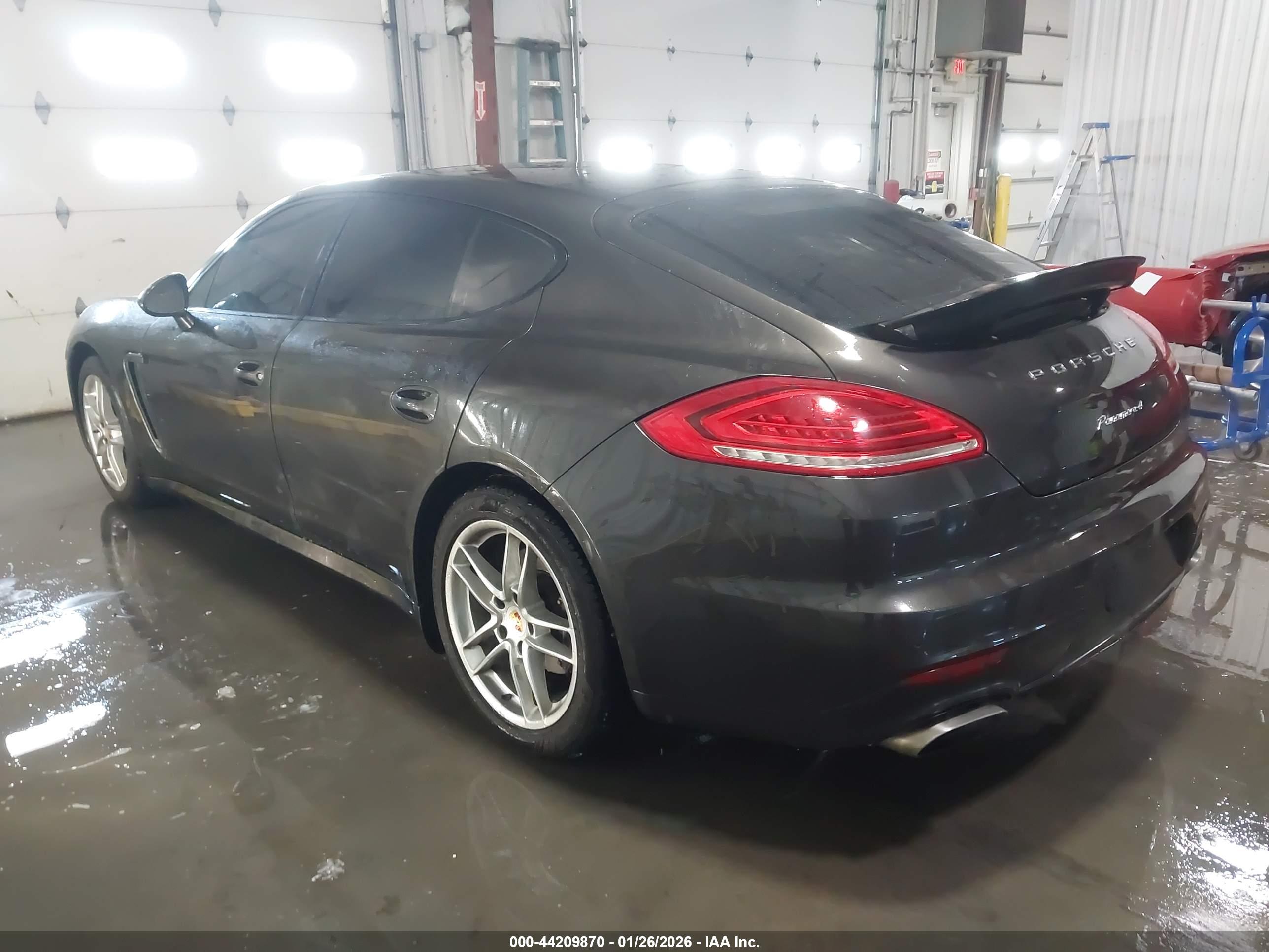 PORSCHE PANAMERA image 3