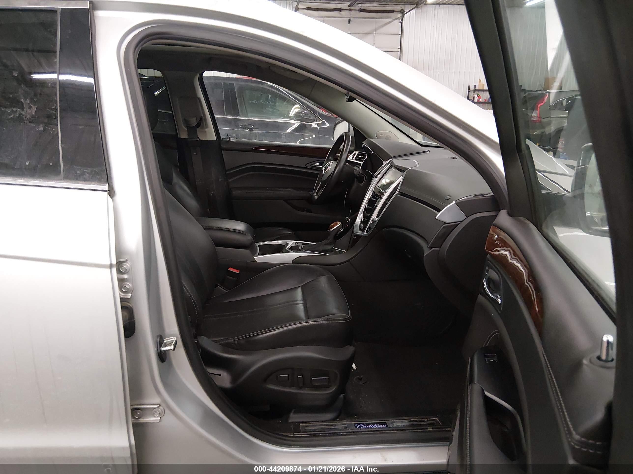 CADILLAC SRX image 5