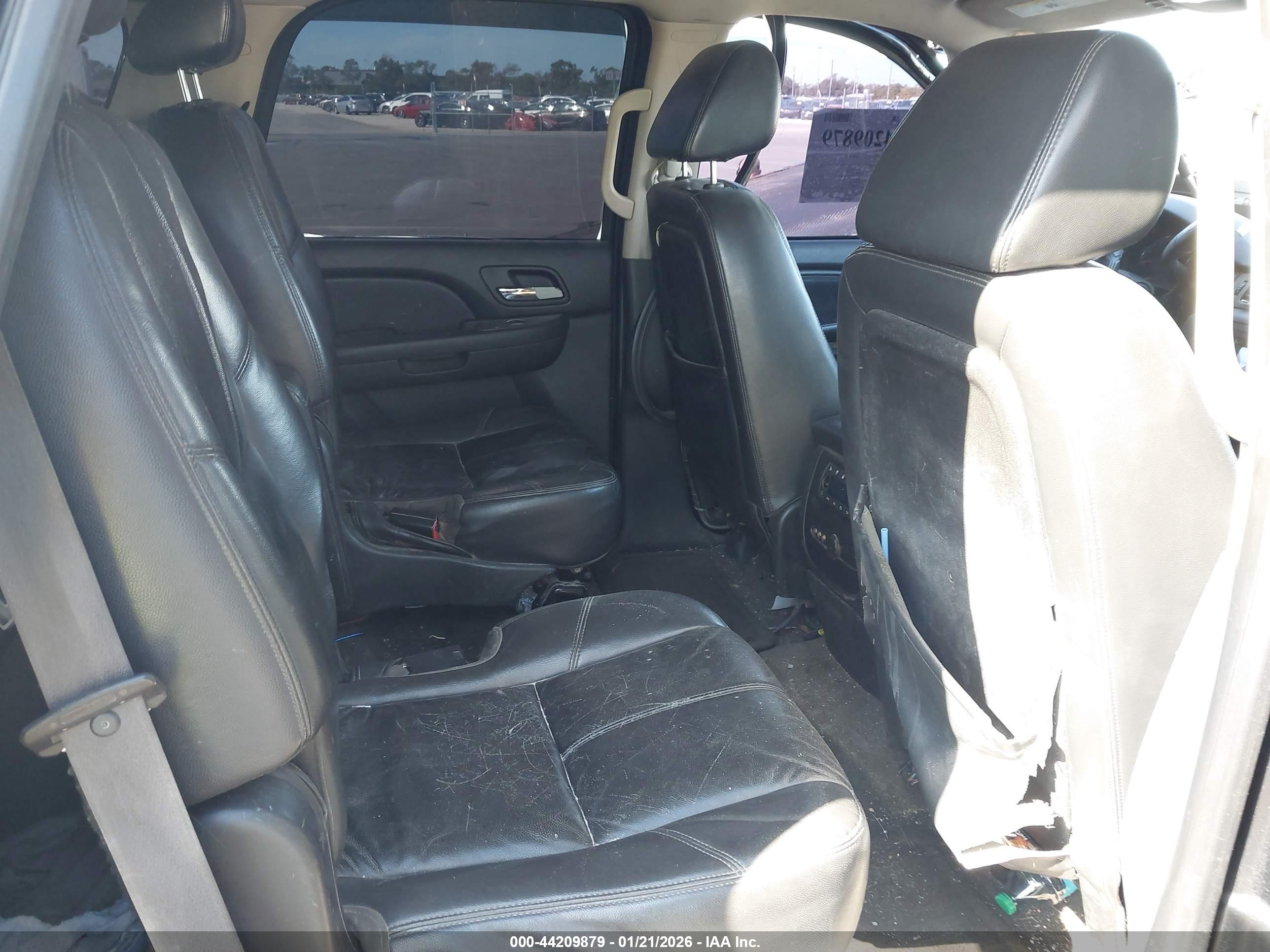 CHEVROLET TAHOE image 8