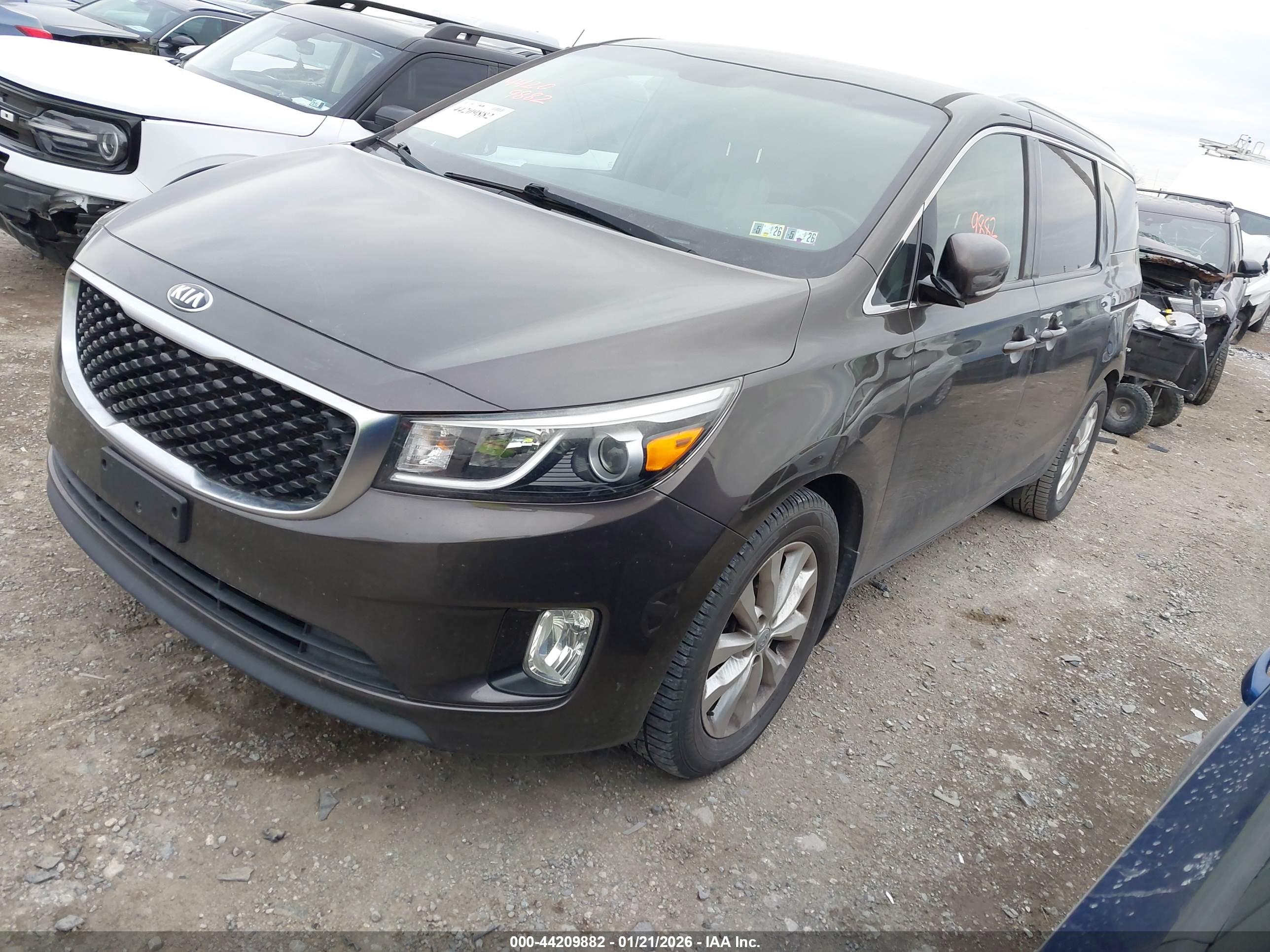 KIA SEDONA image 2