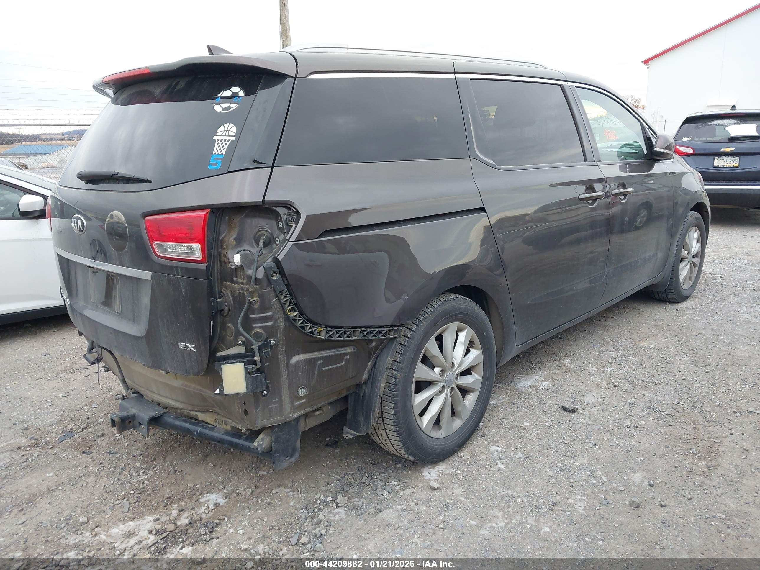 KIA SEDONA image 4