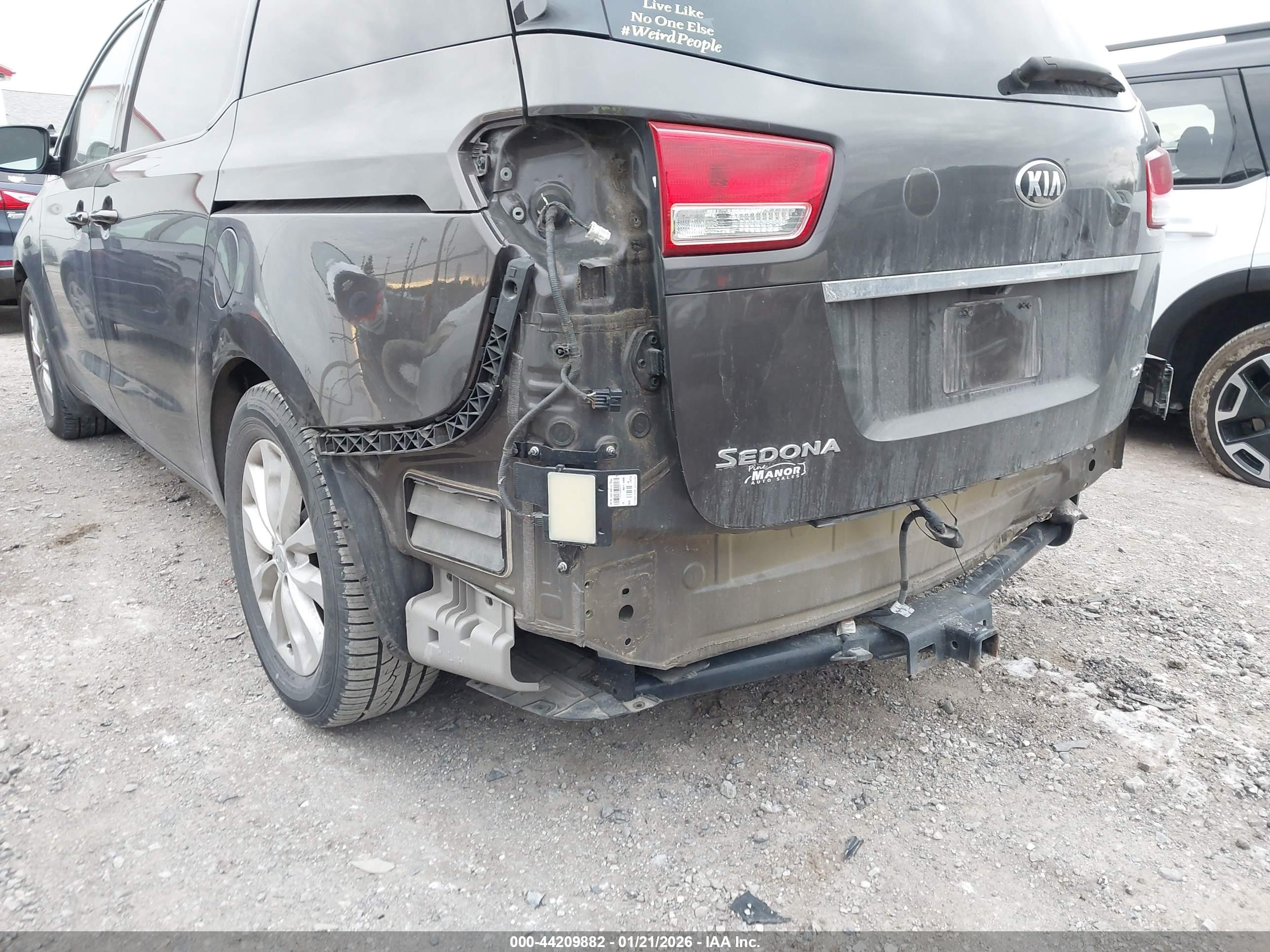 KIA SEDONA image 6