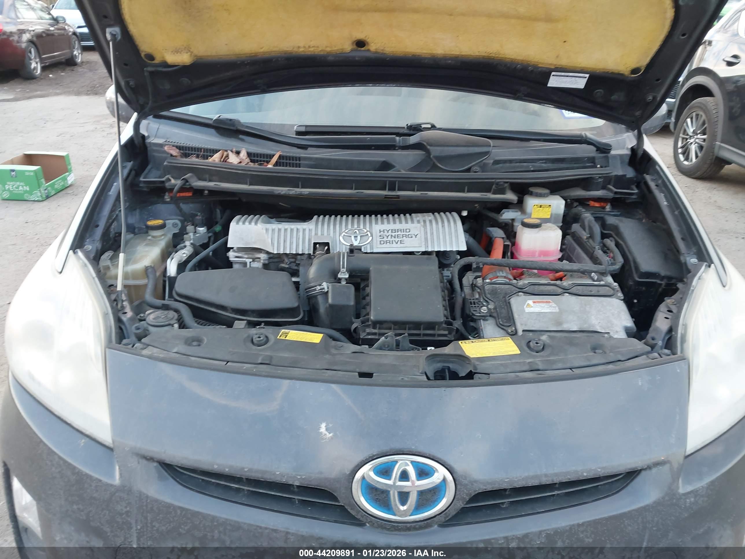 TOYOTA PRIUS image 10