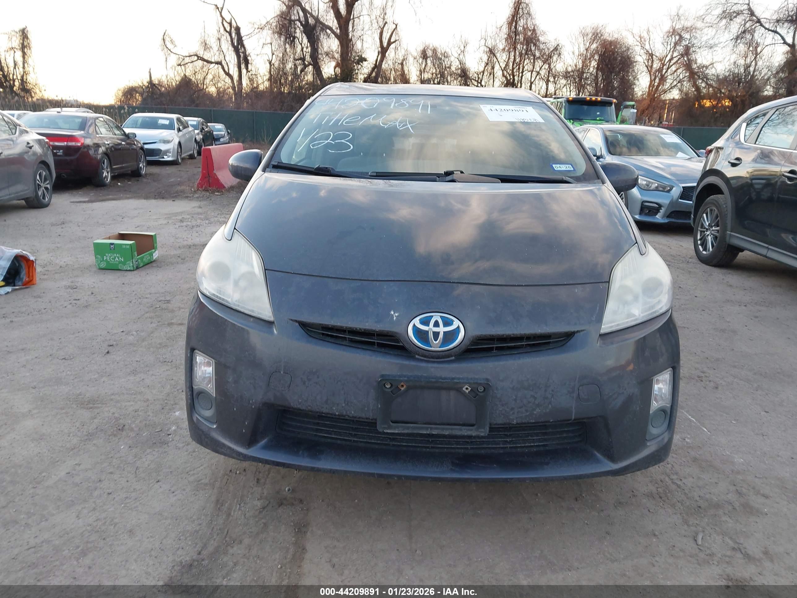 TOYOTA PRIUS image 6