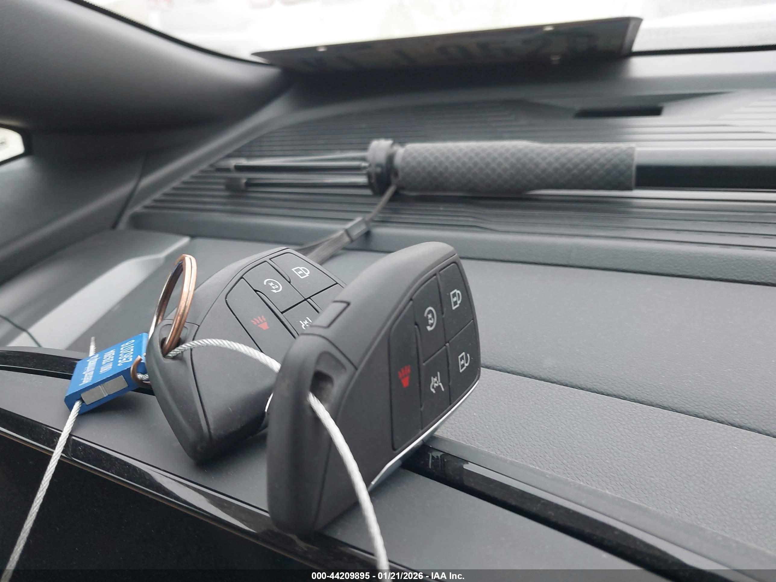 CHEVROLET EQUINOX image 11