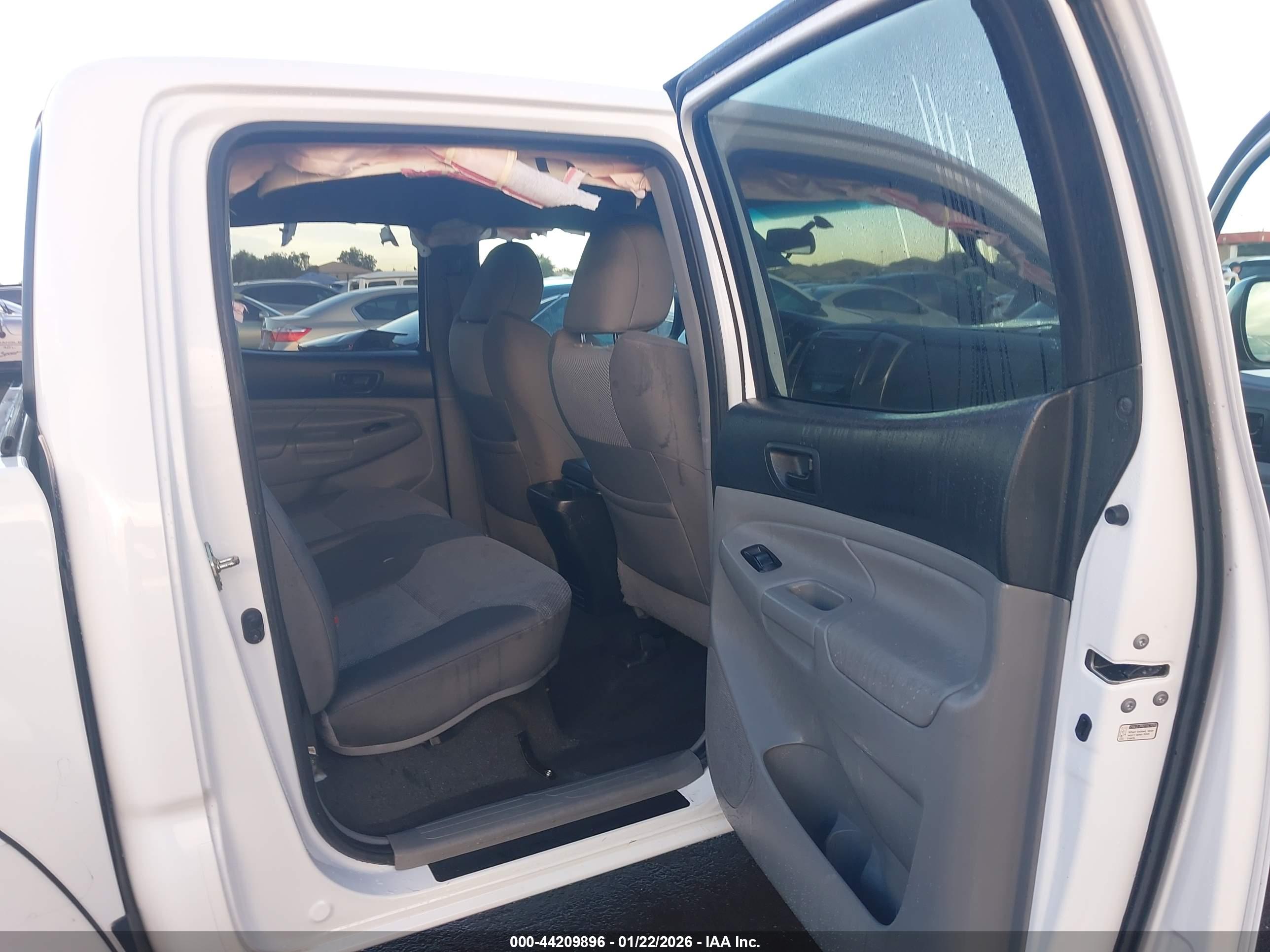 TOYOTA TACOMA image 8