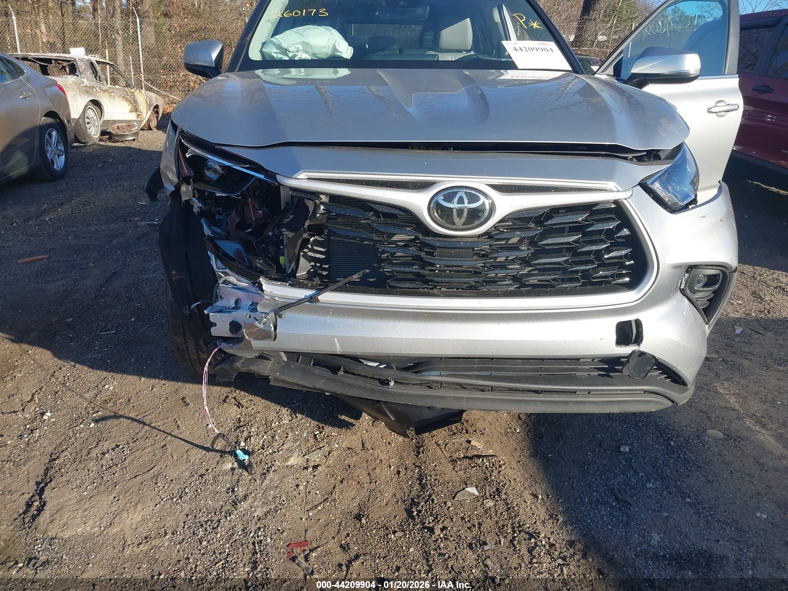 TOYOTA HIGHLANDER image 6