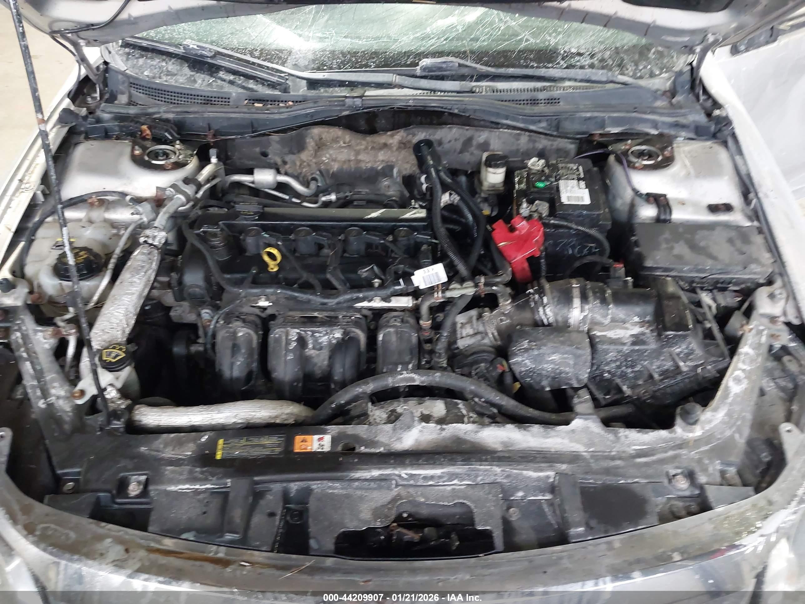 FORD FUSION image 10