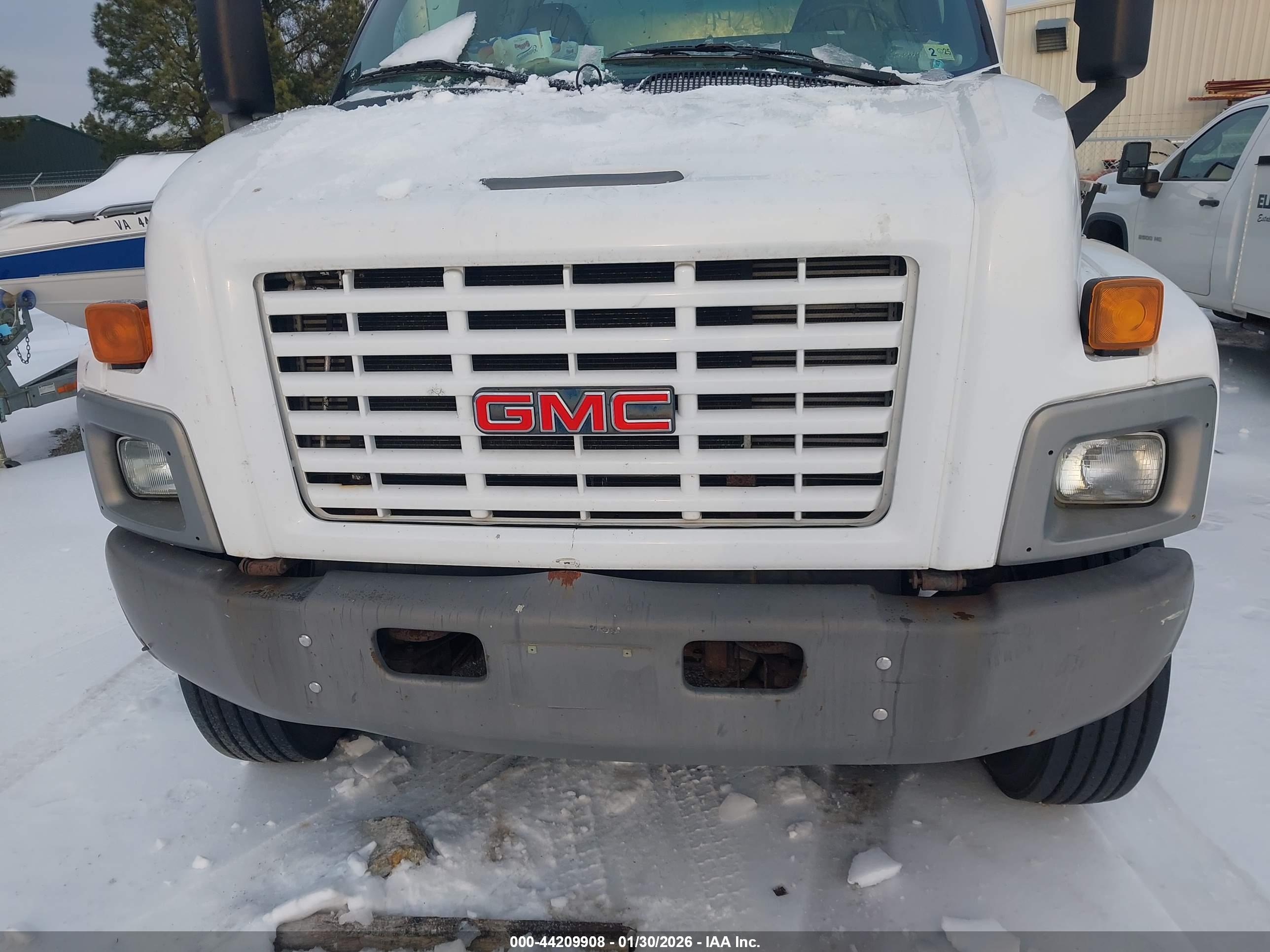 GMC C7500 image 10