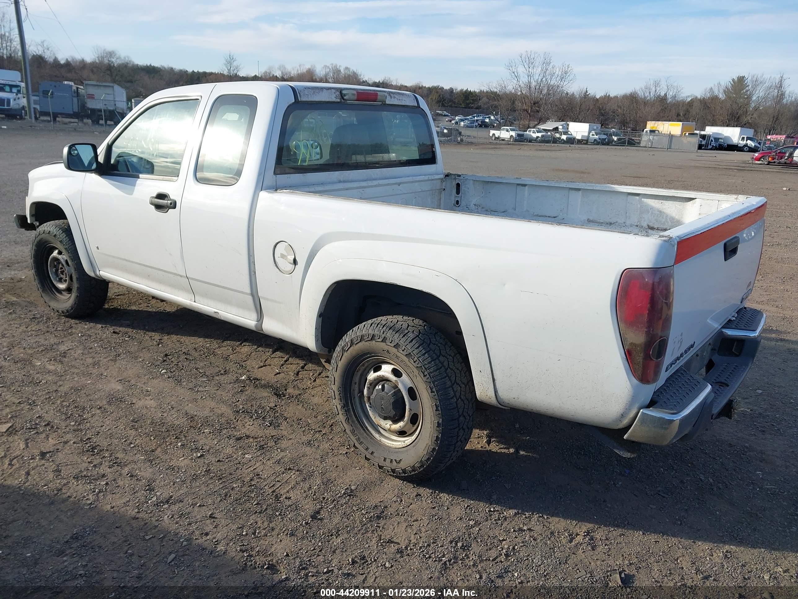 GMC CANYON image 3