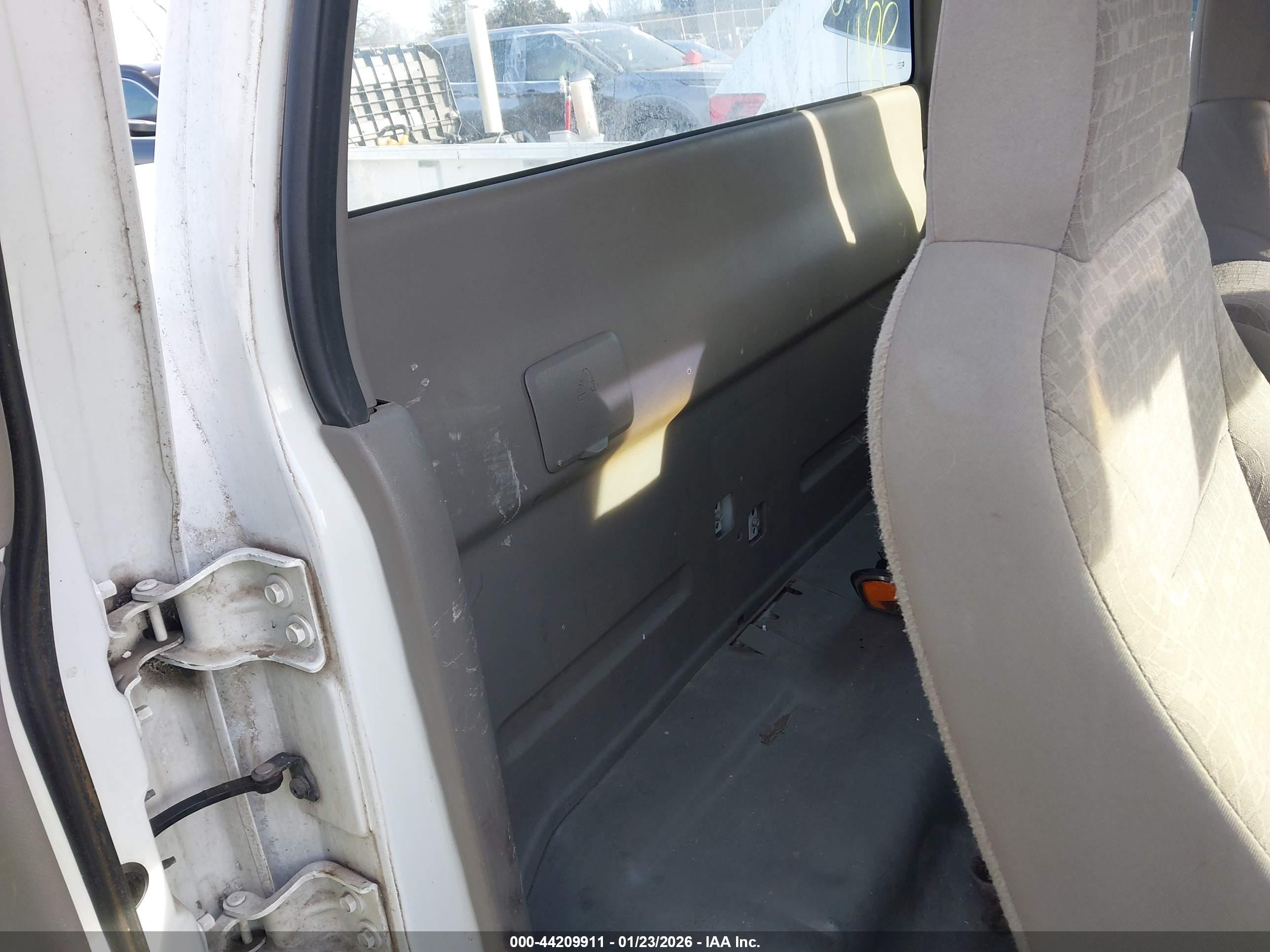 GMC CANYON image 8