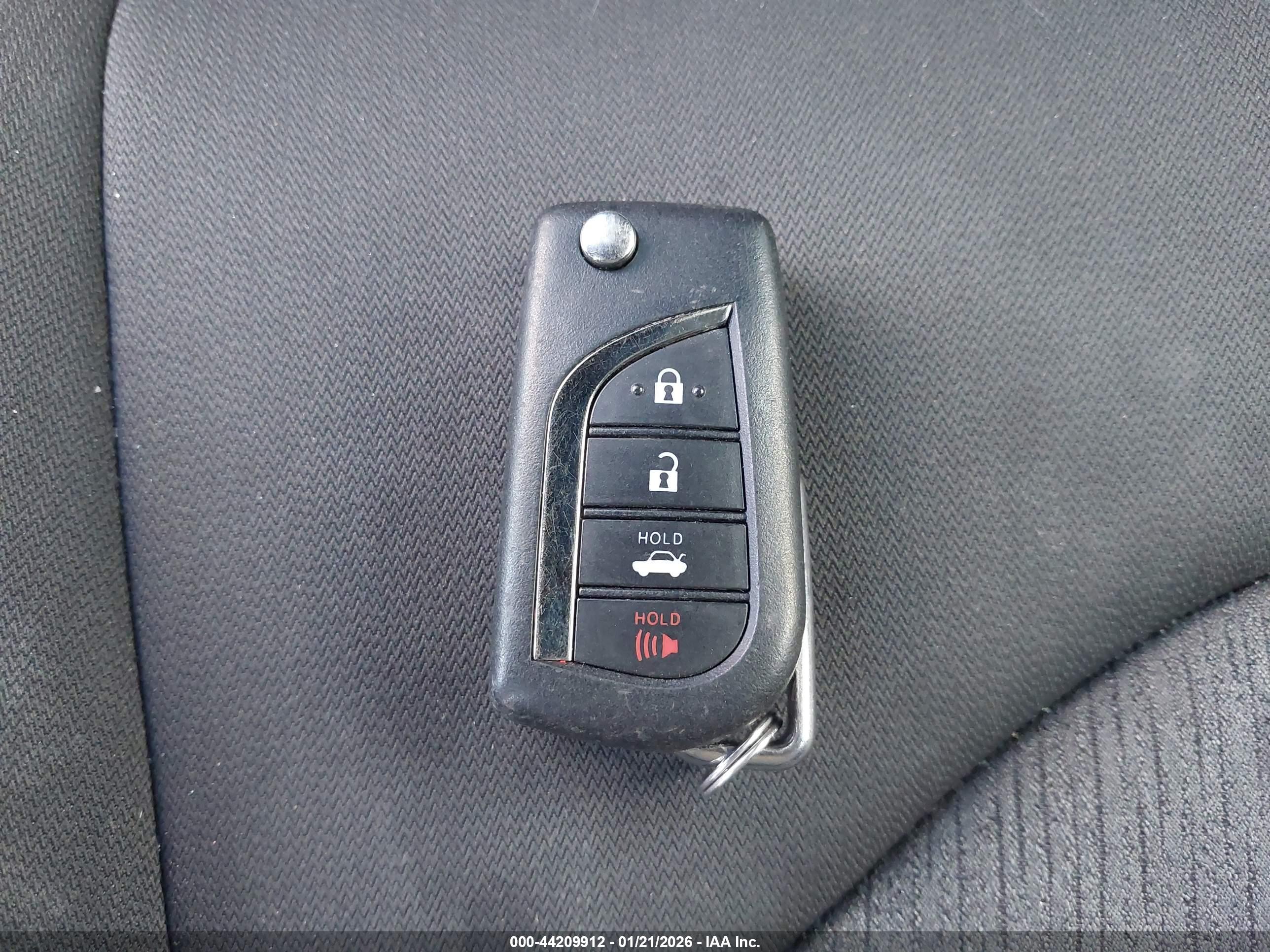TOYOTA CAMRY image 11
