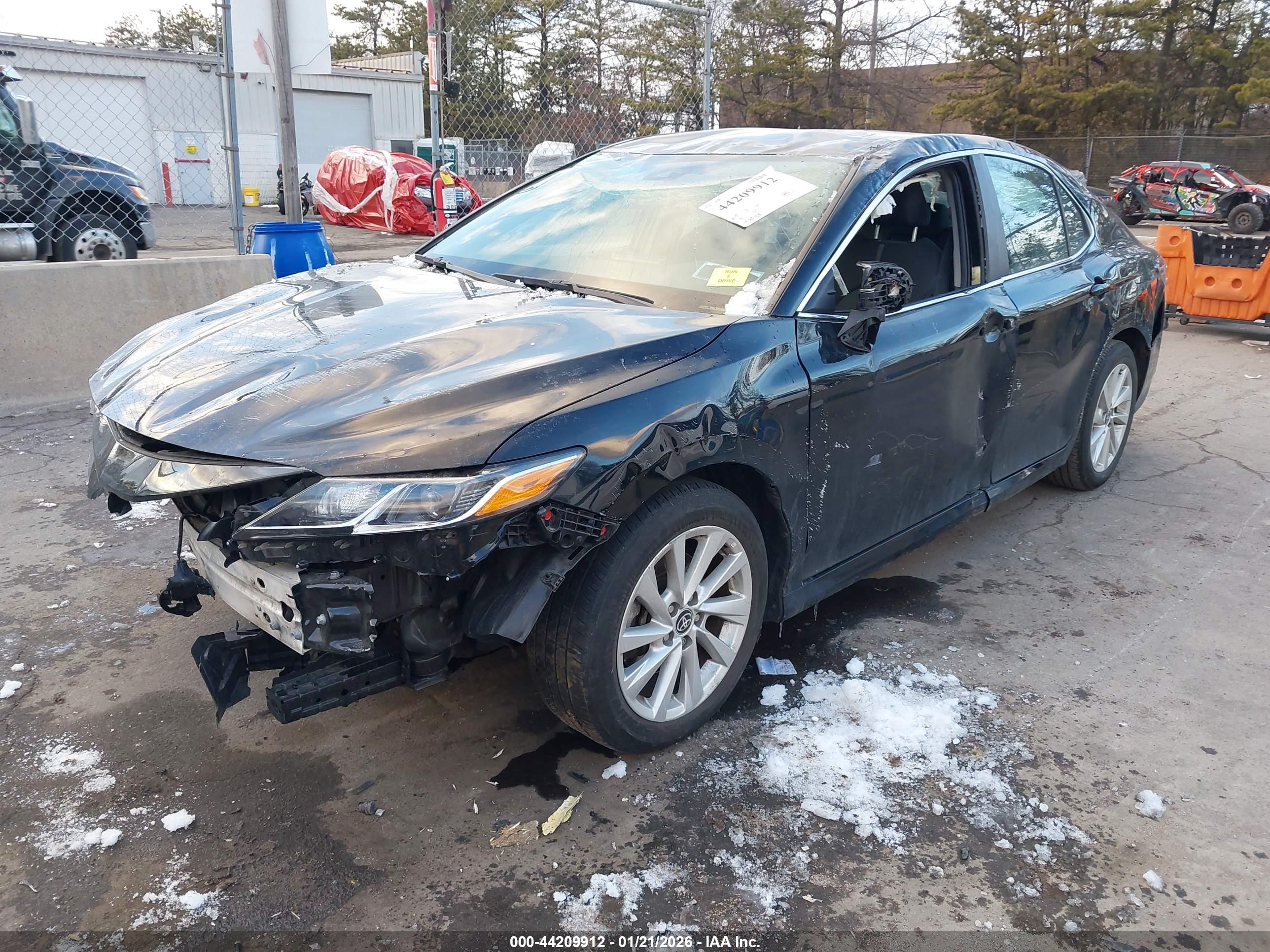 TOYOTA CAMRY image 2
