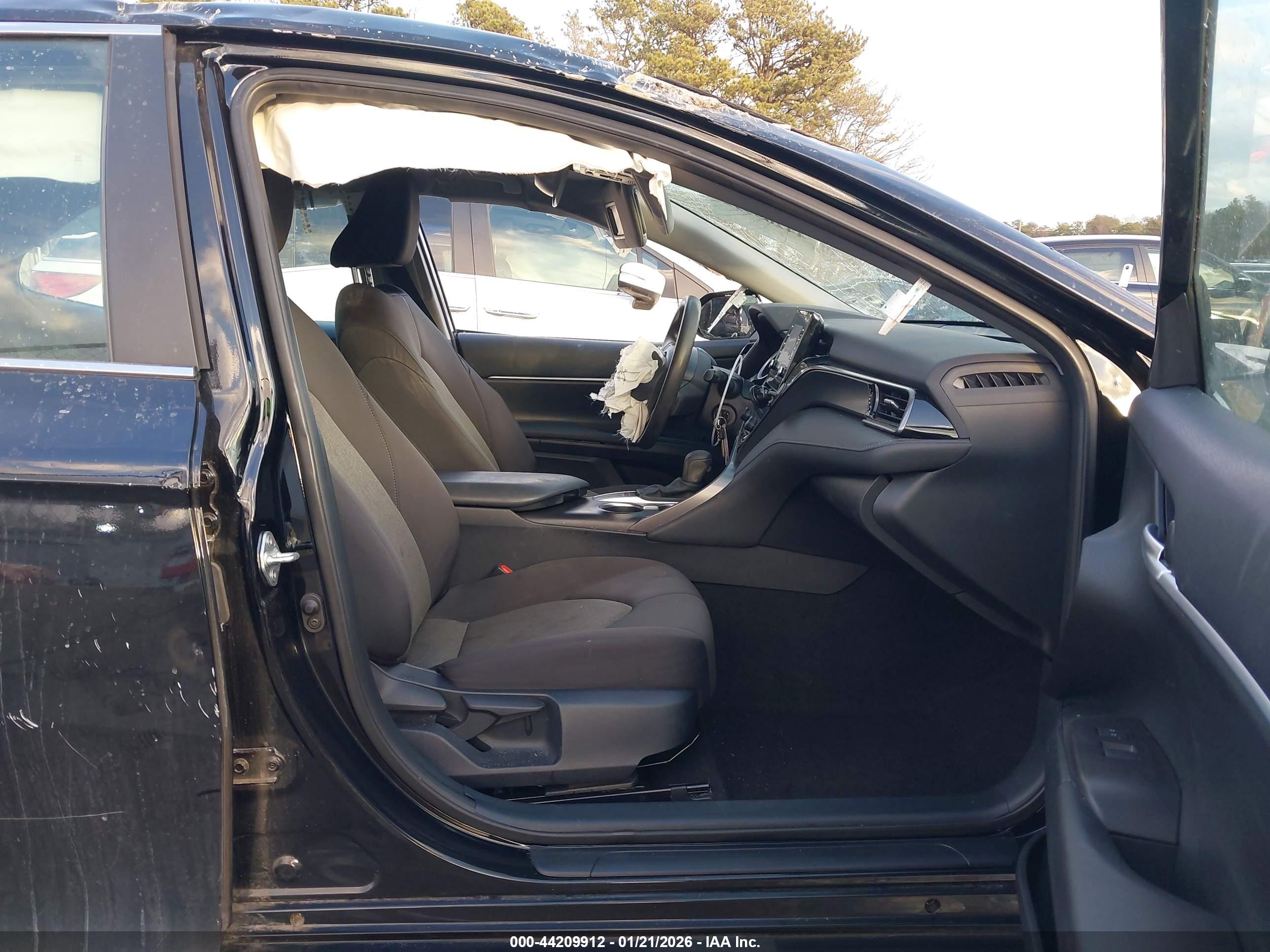 TOYOTA CAMRY image 5