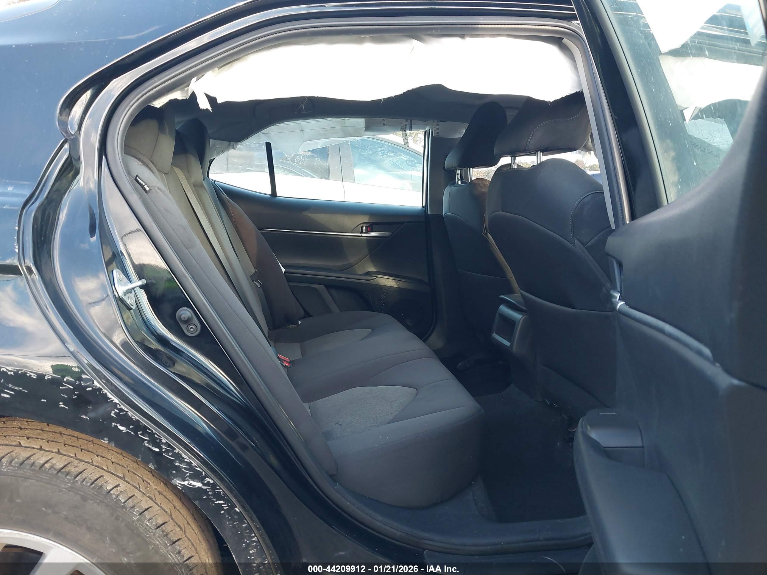 TOYOTA CAMRY image 8