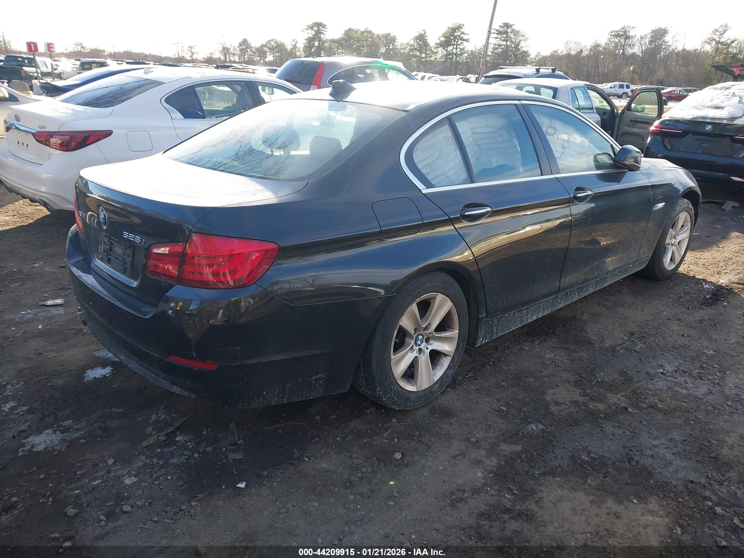 BMW 528I image 4