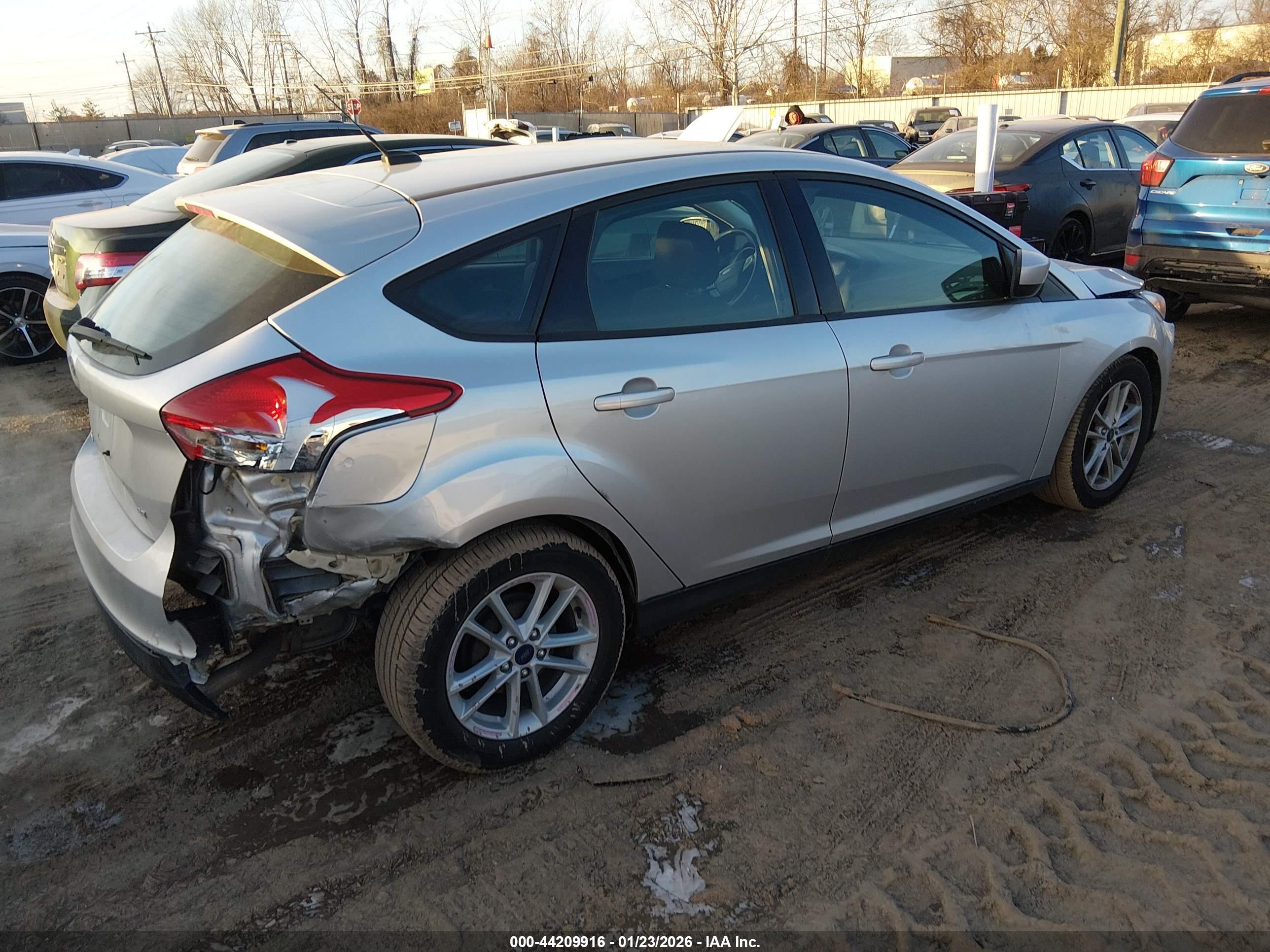 FORD FOCUS image 4