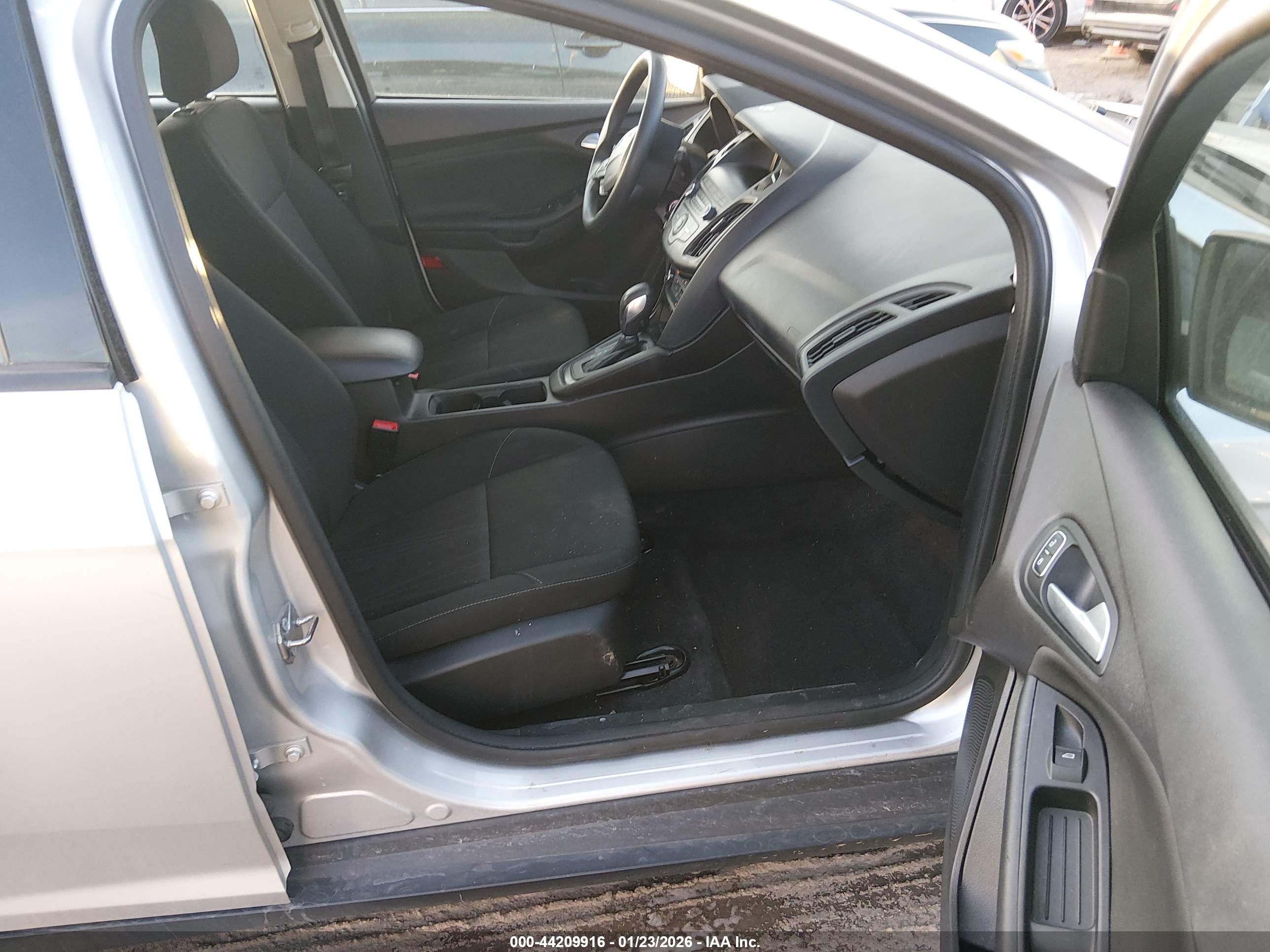FORD FOCUS image 5