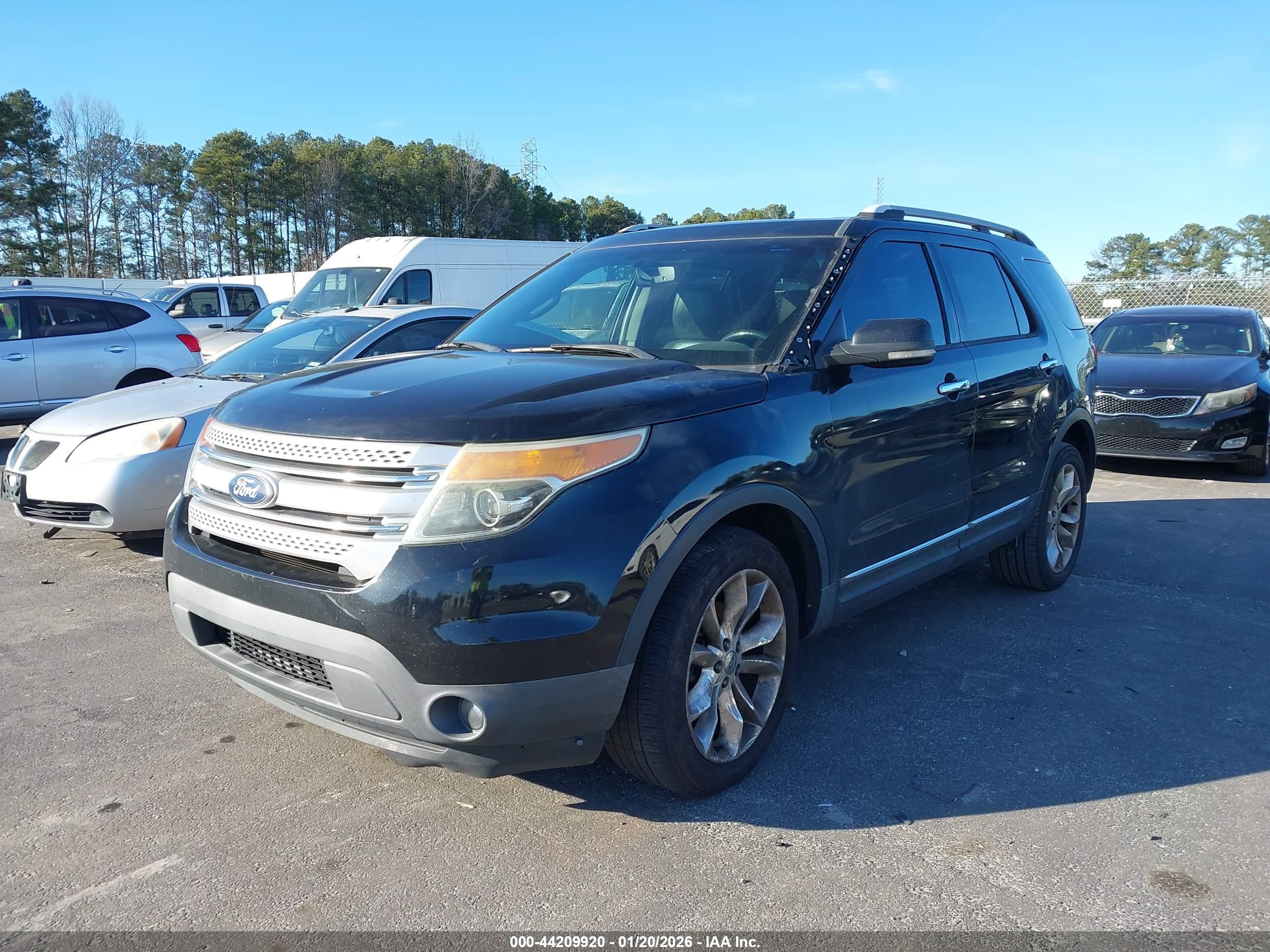 FORD EXPLORER image 2