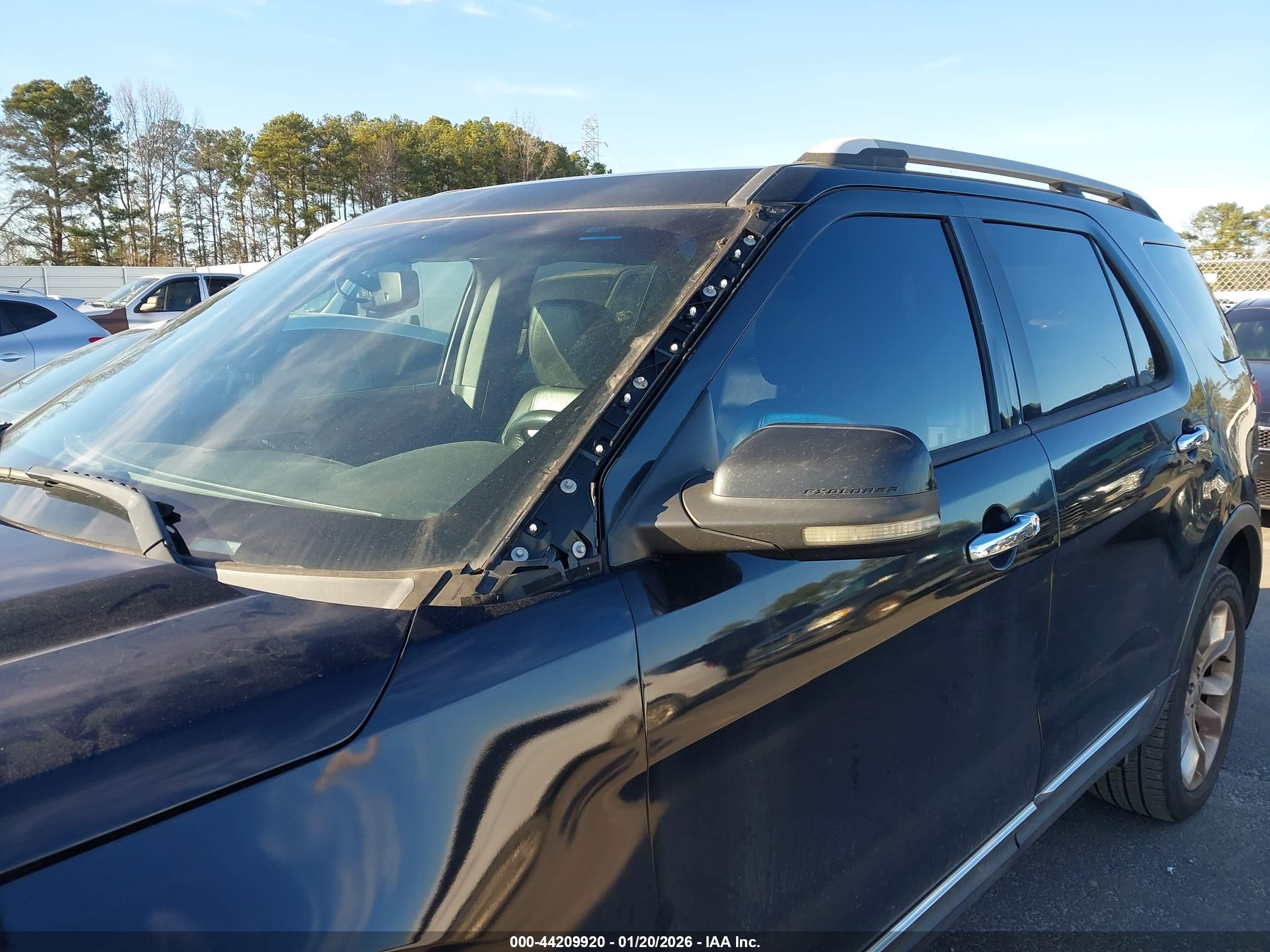 FORD EXPLORER image 6