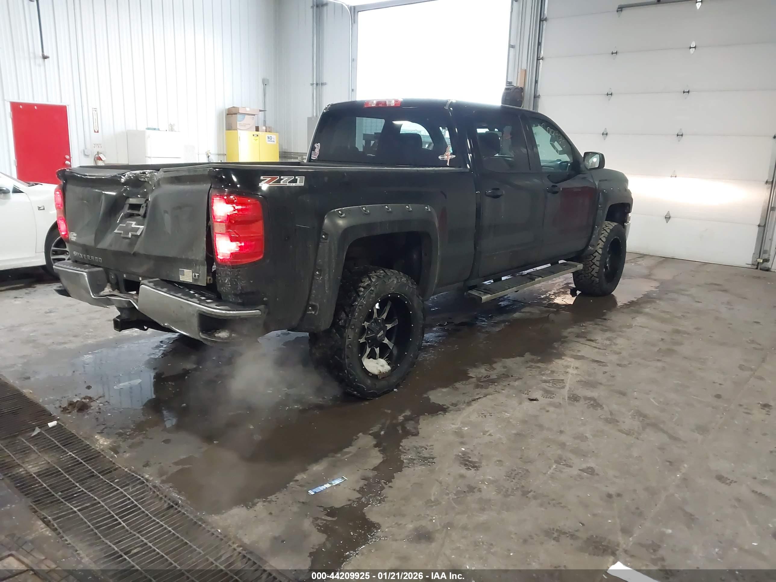 CHEVROLET SILVERADO image 4