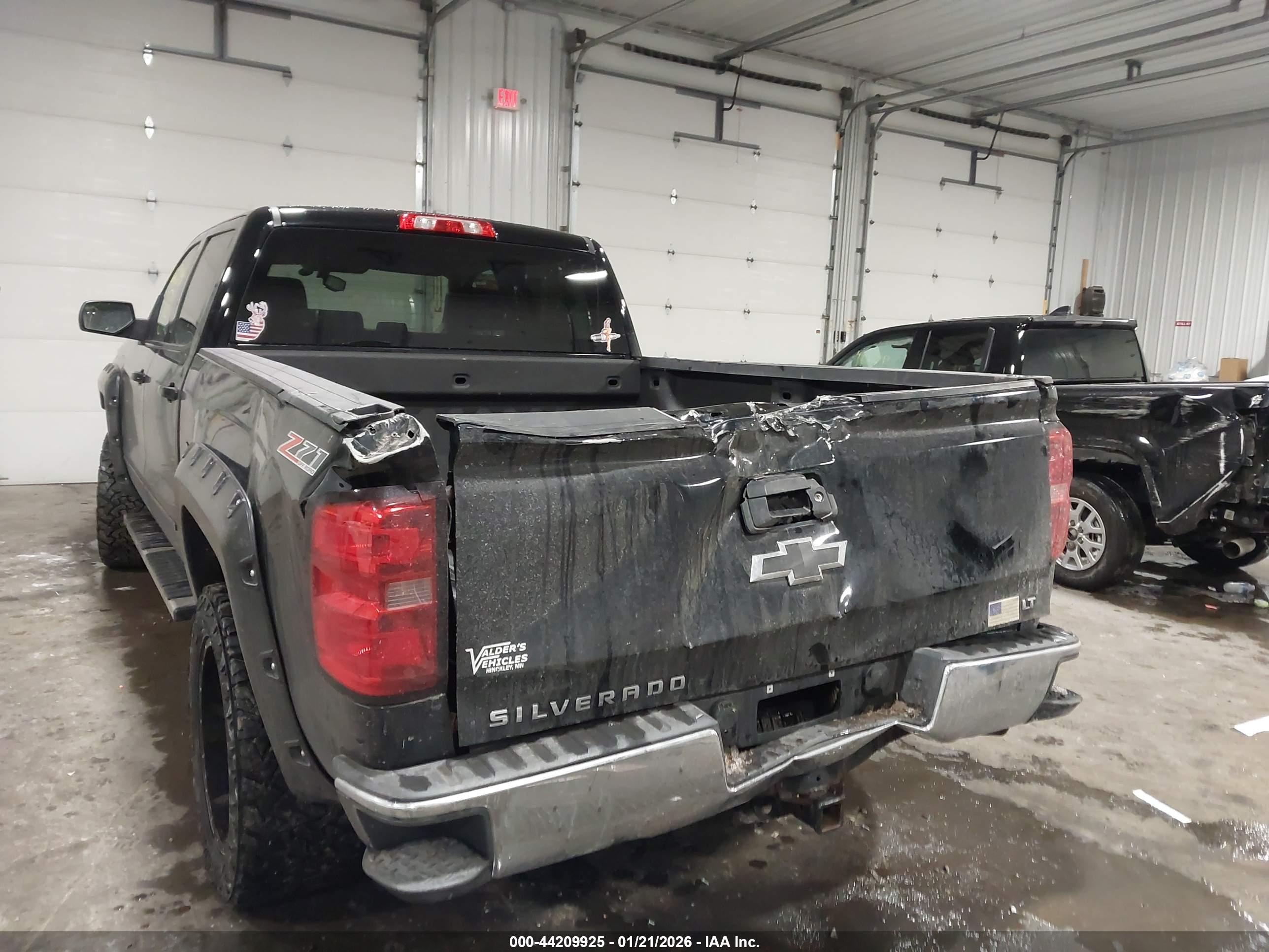CHEVROLET SILVERADO image 6