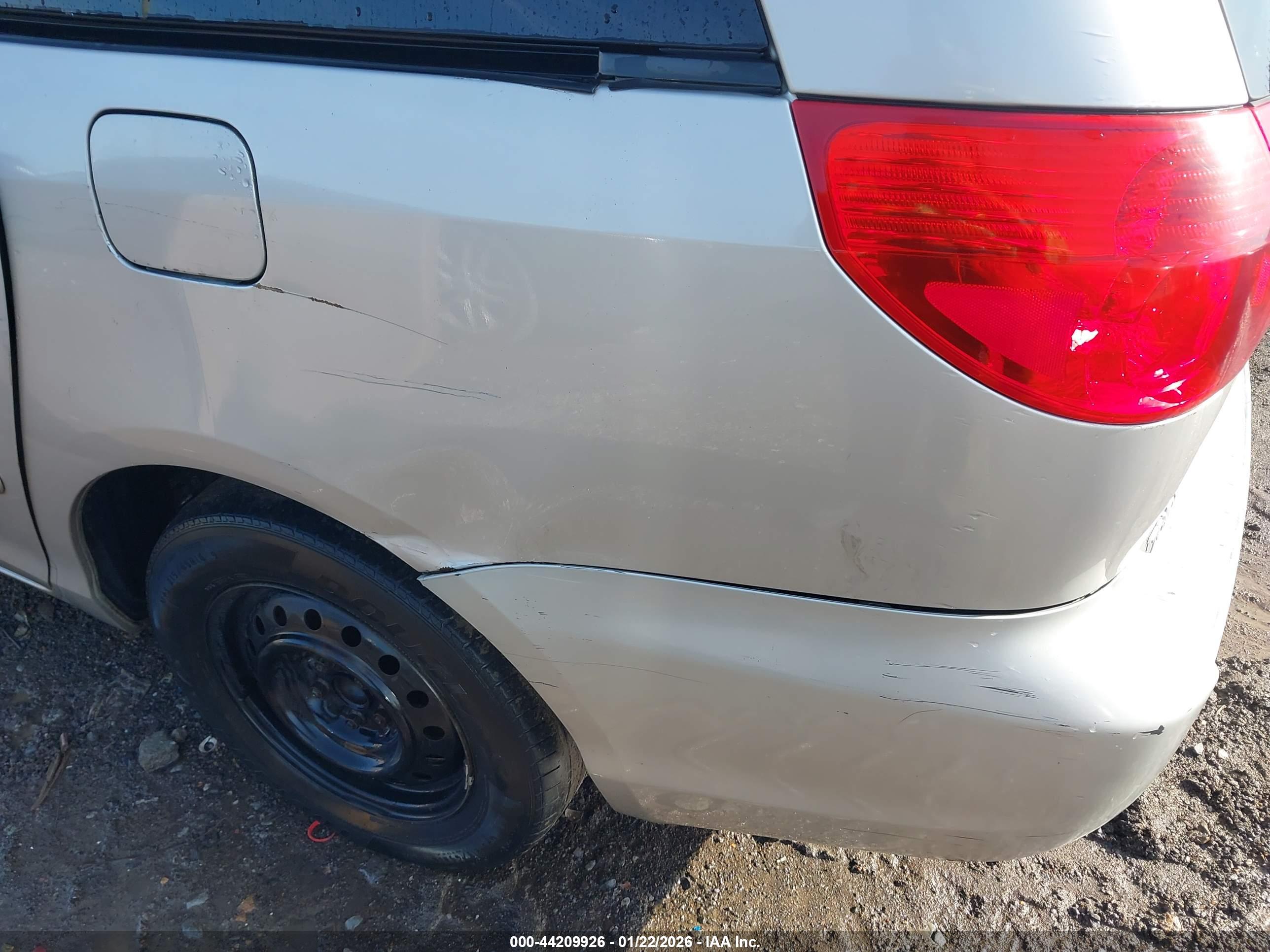 TOYOTA SIENNA image 6