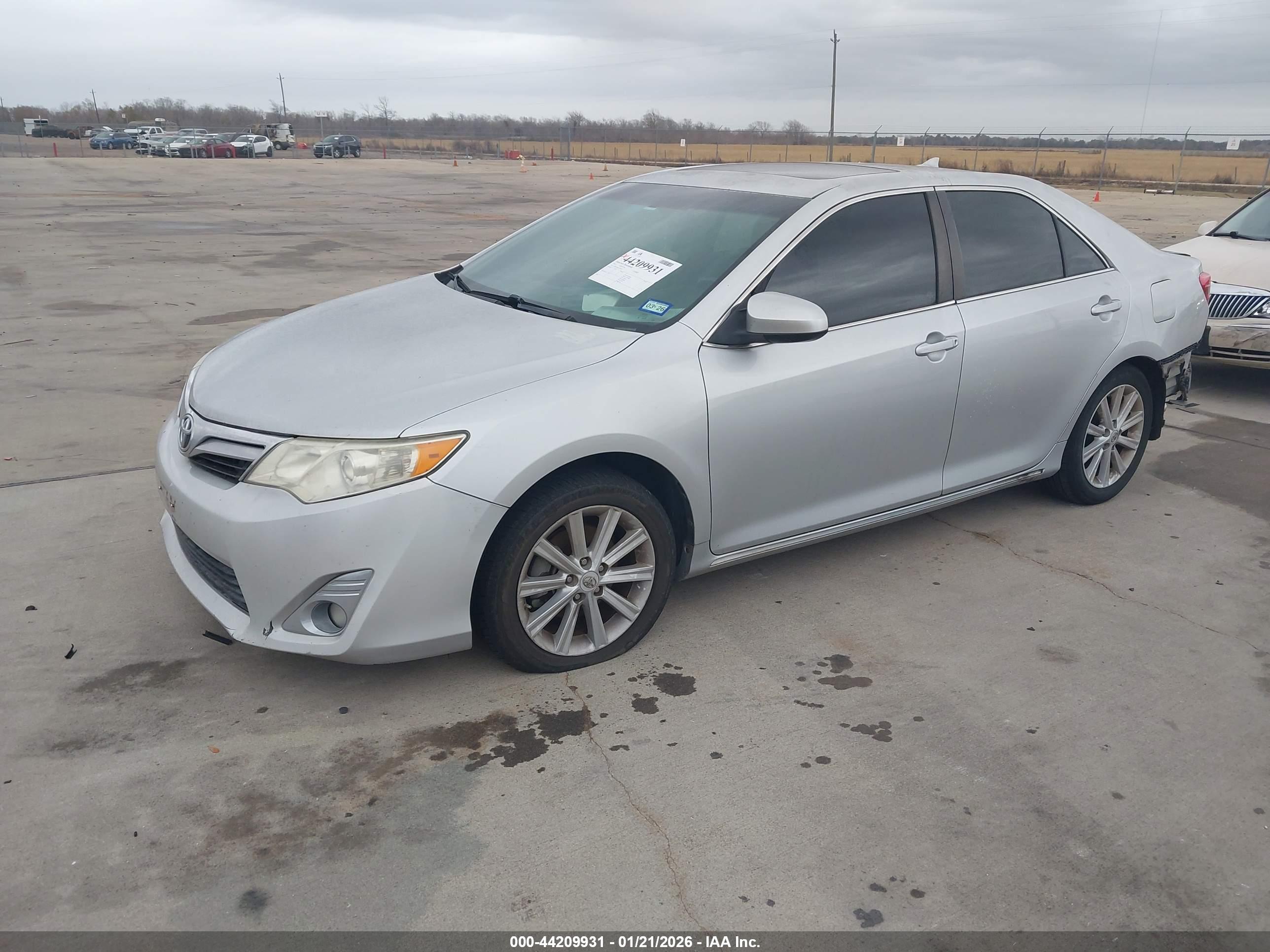 TOYOTA CAMRY image 2