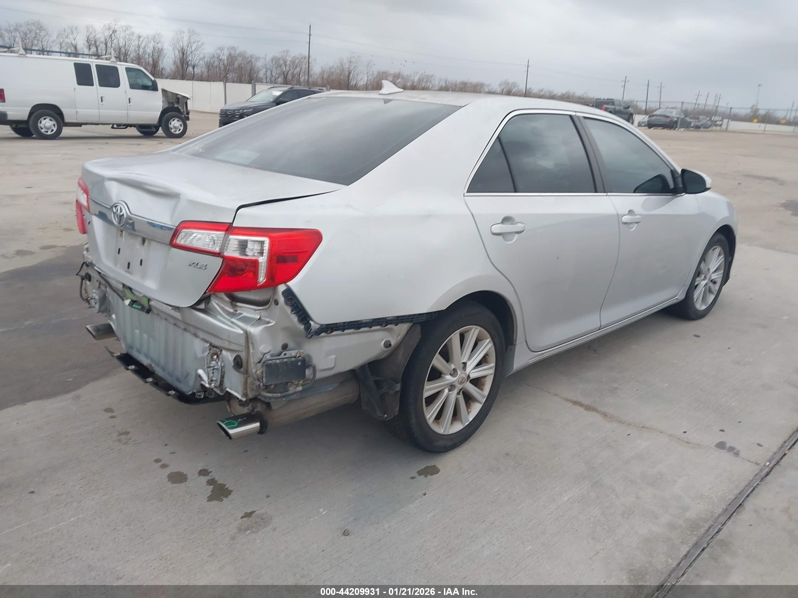 TOYOTA CAMRY image 4