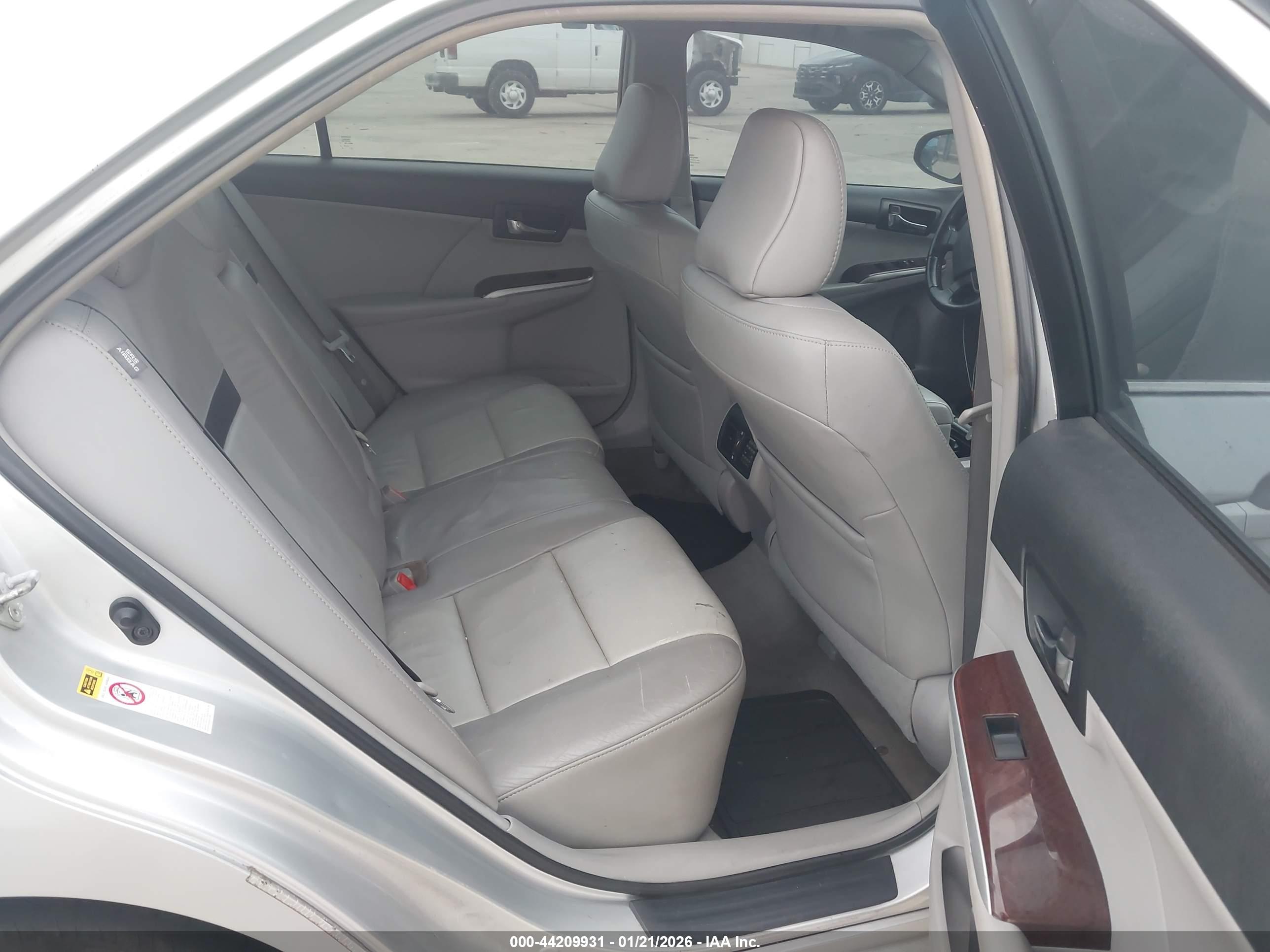 TOYOTA CAMRY image 8