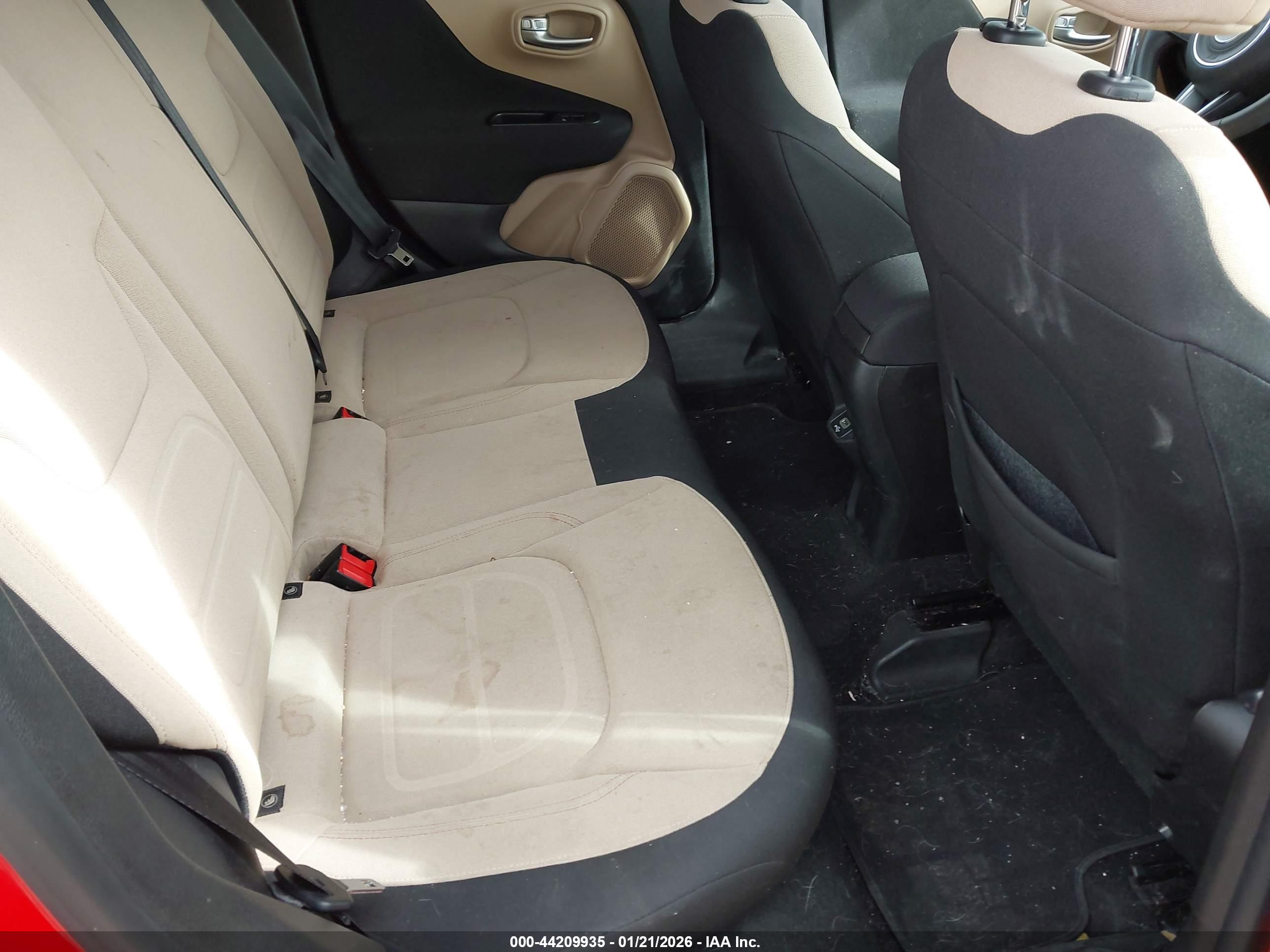 JEEP RENEGADE image 8