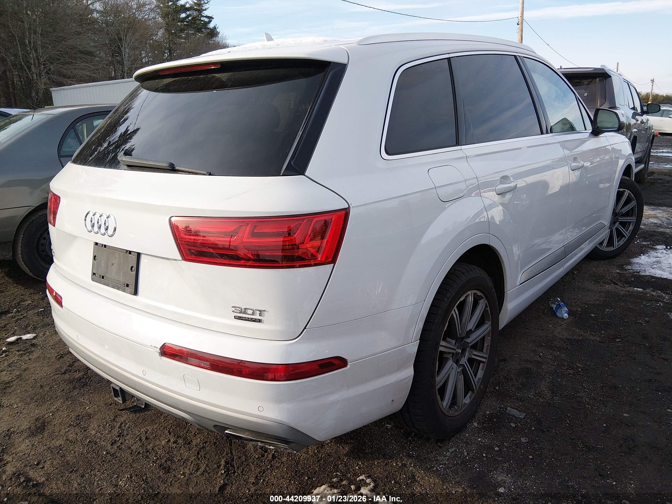 AUDI Q7 image 4