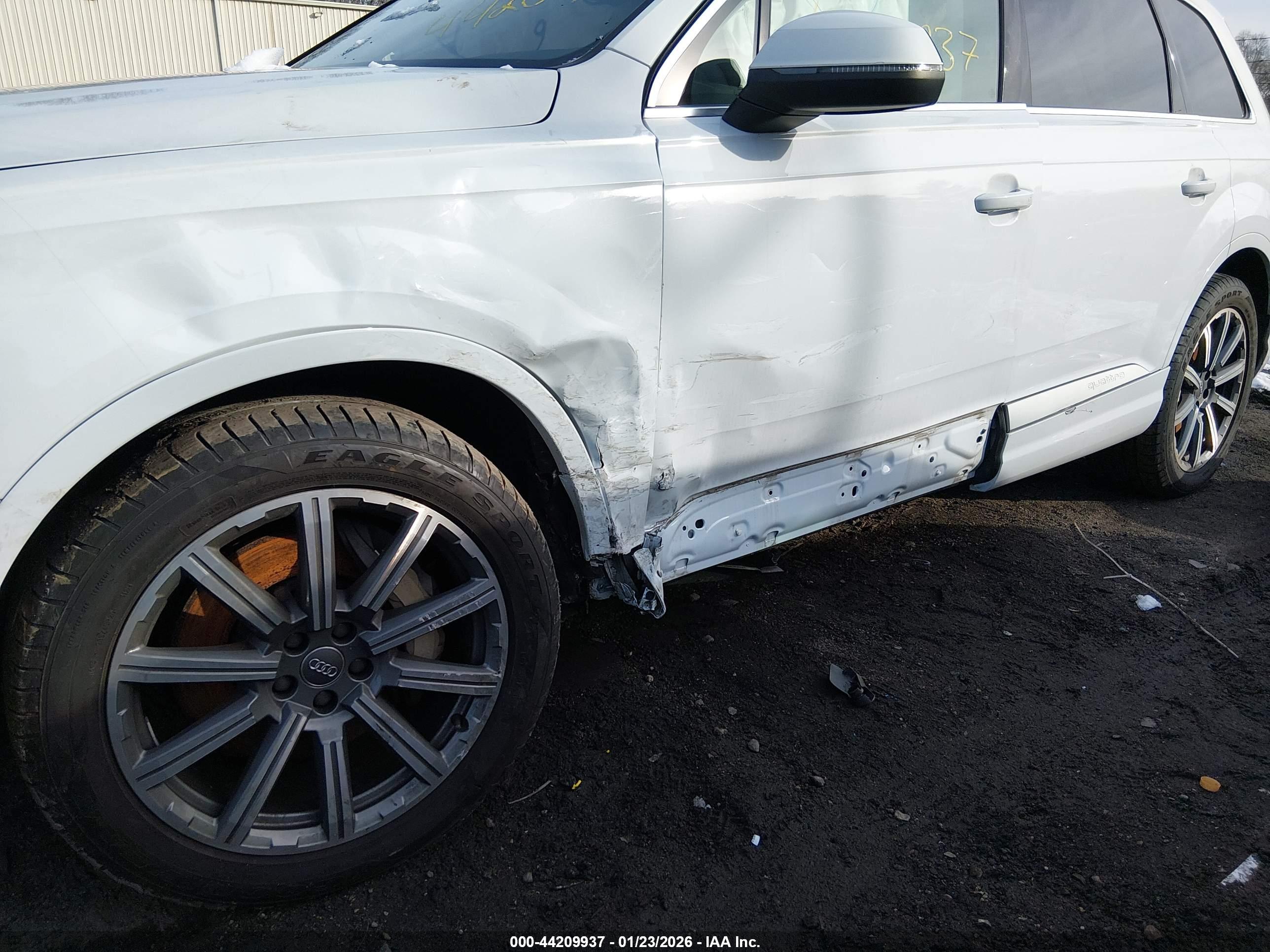 AUDI Q7 image 6