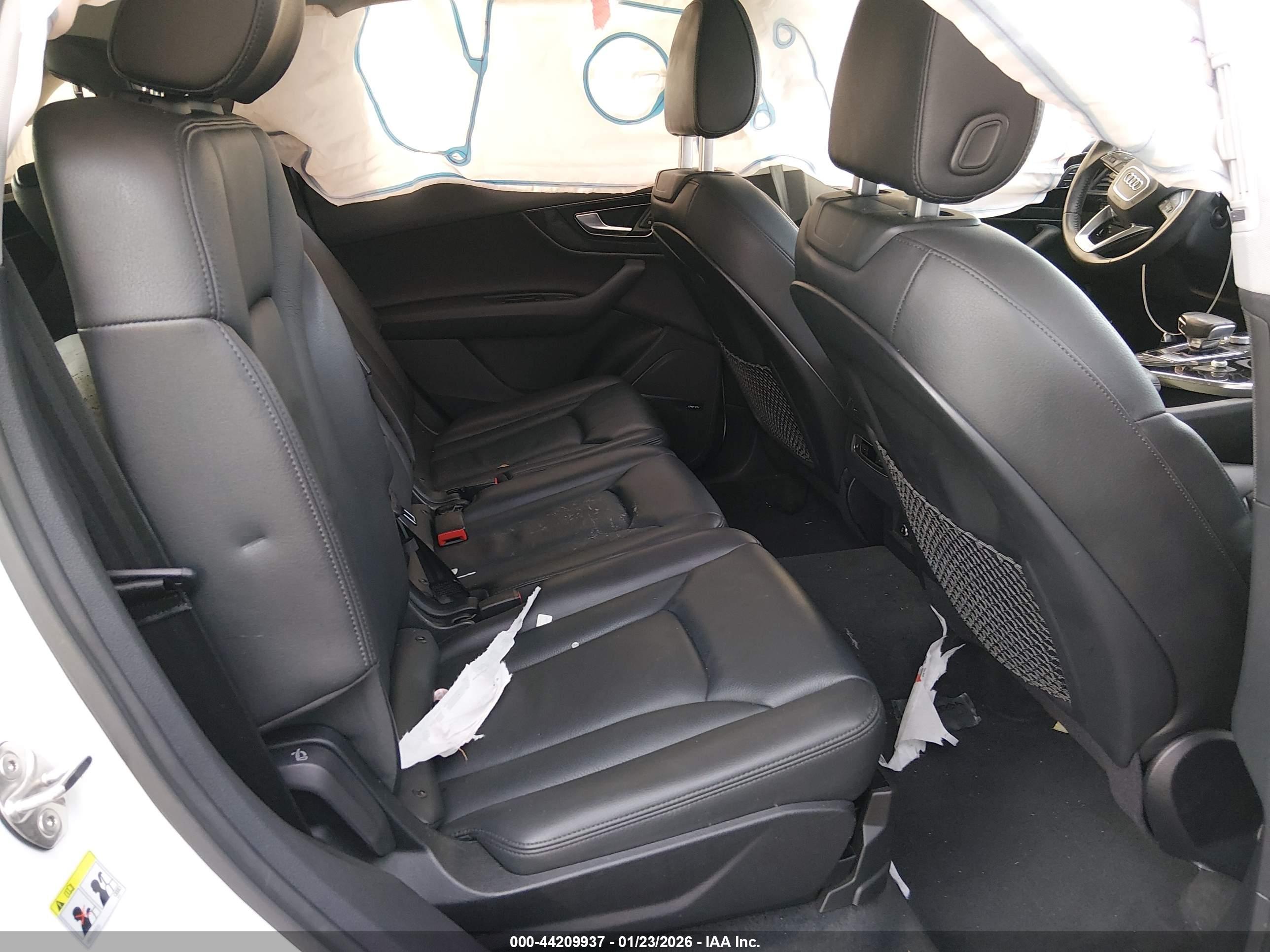 AUDI Q7 image 8