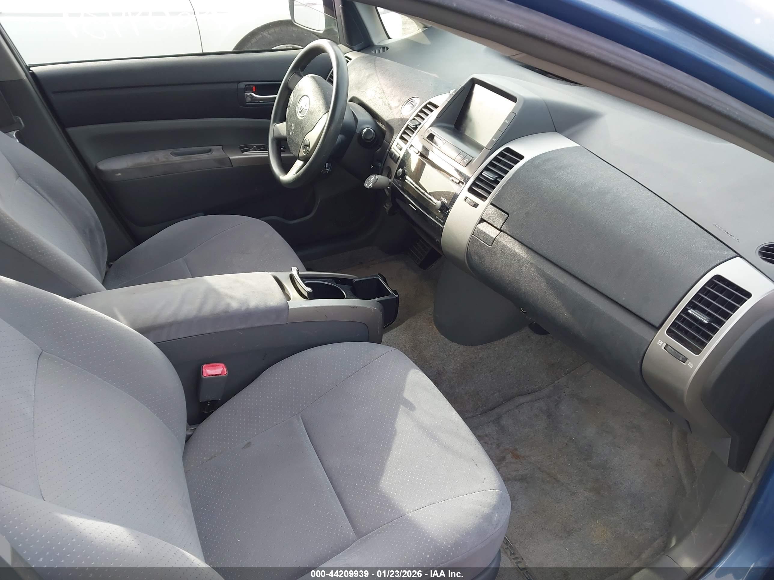 TOYOTA PRIUS image 5