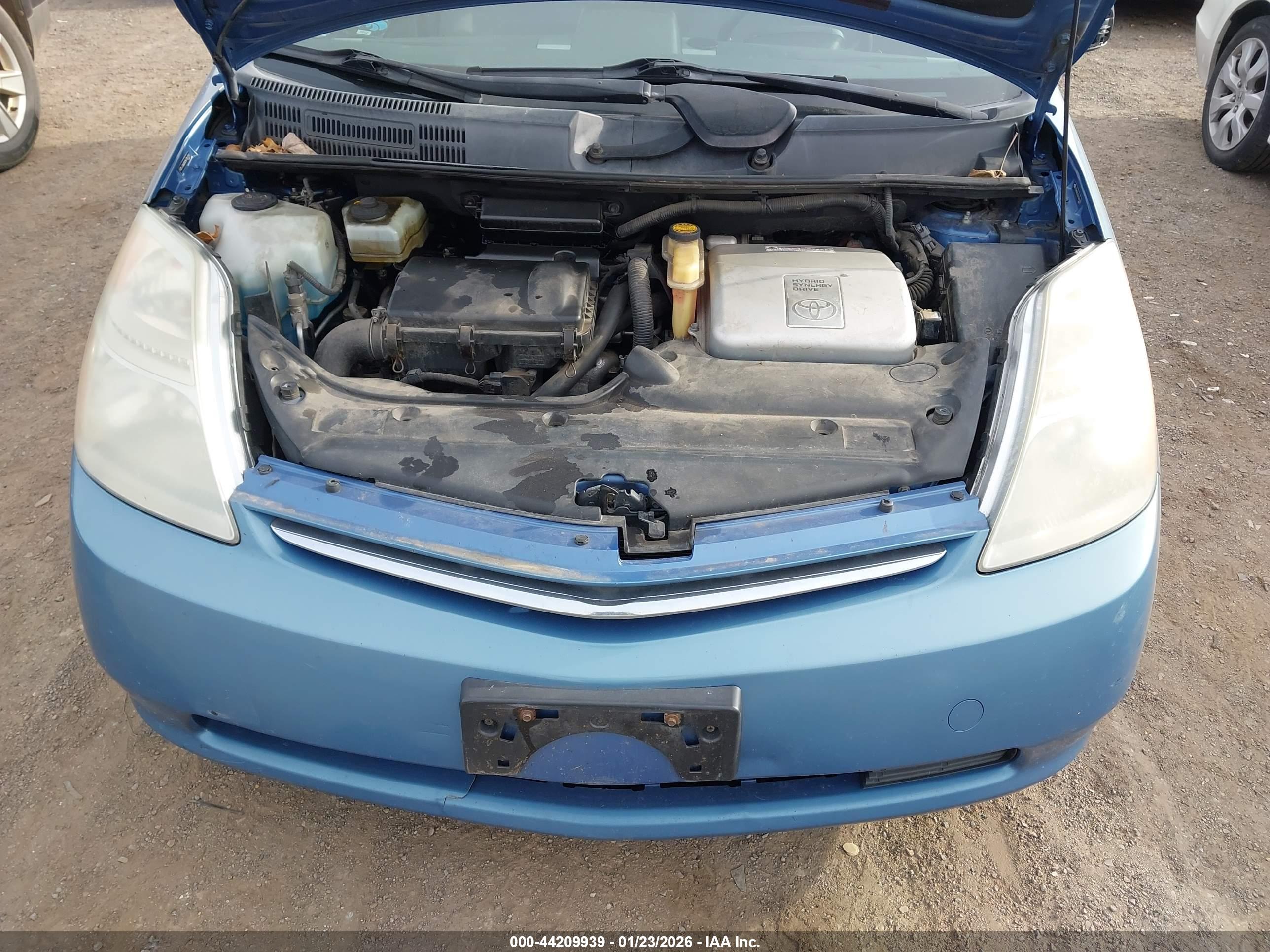 TOYOTA PRIUS image 6