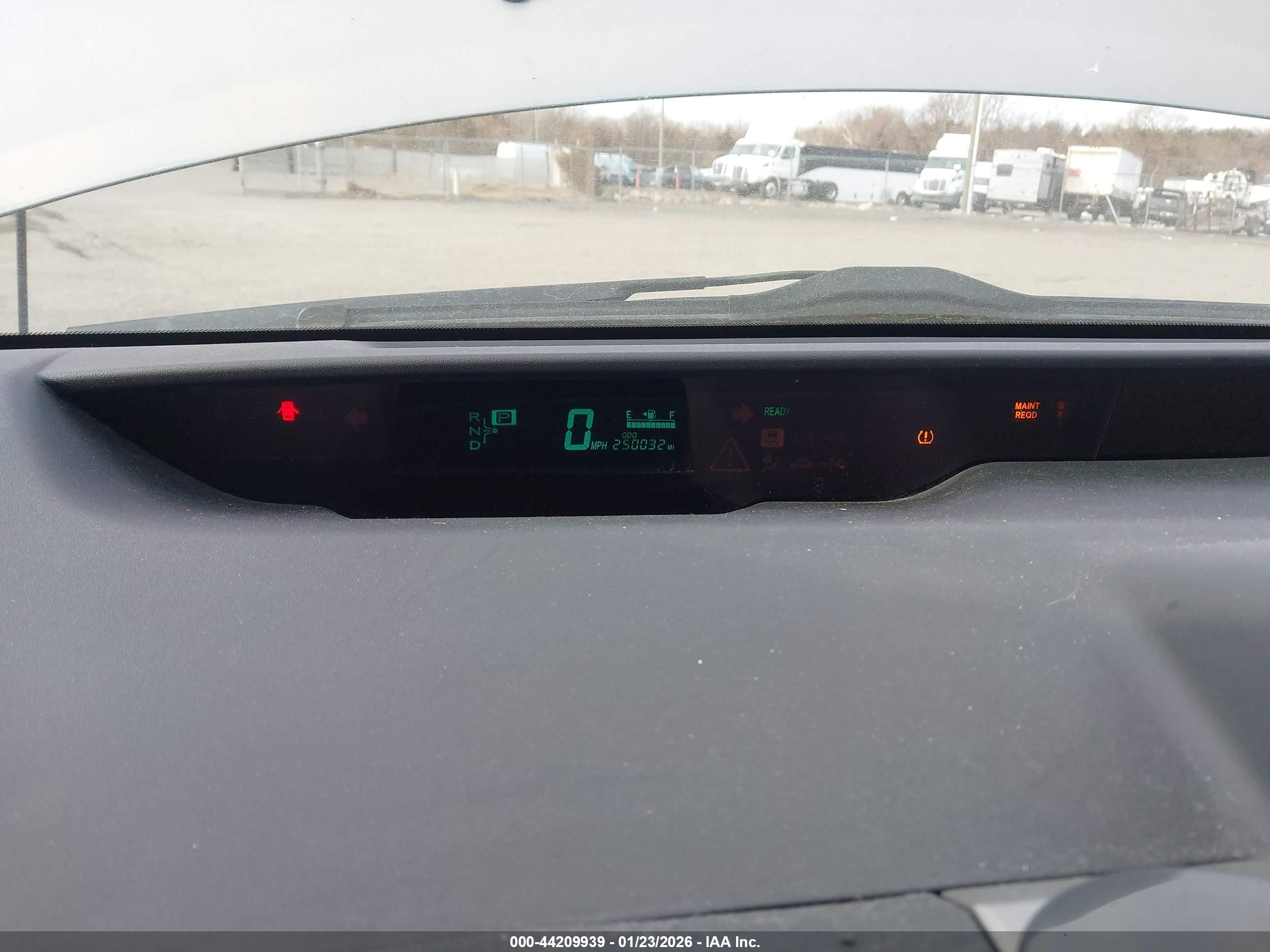 TOYOTA PRIUS image 7
