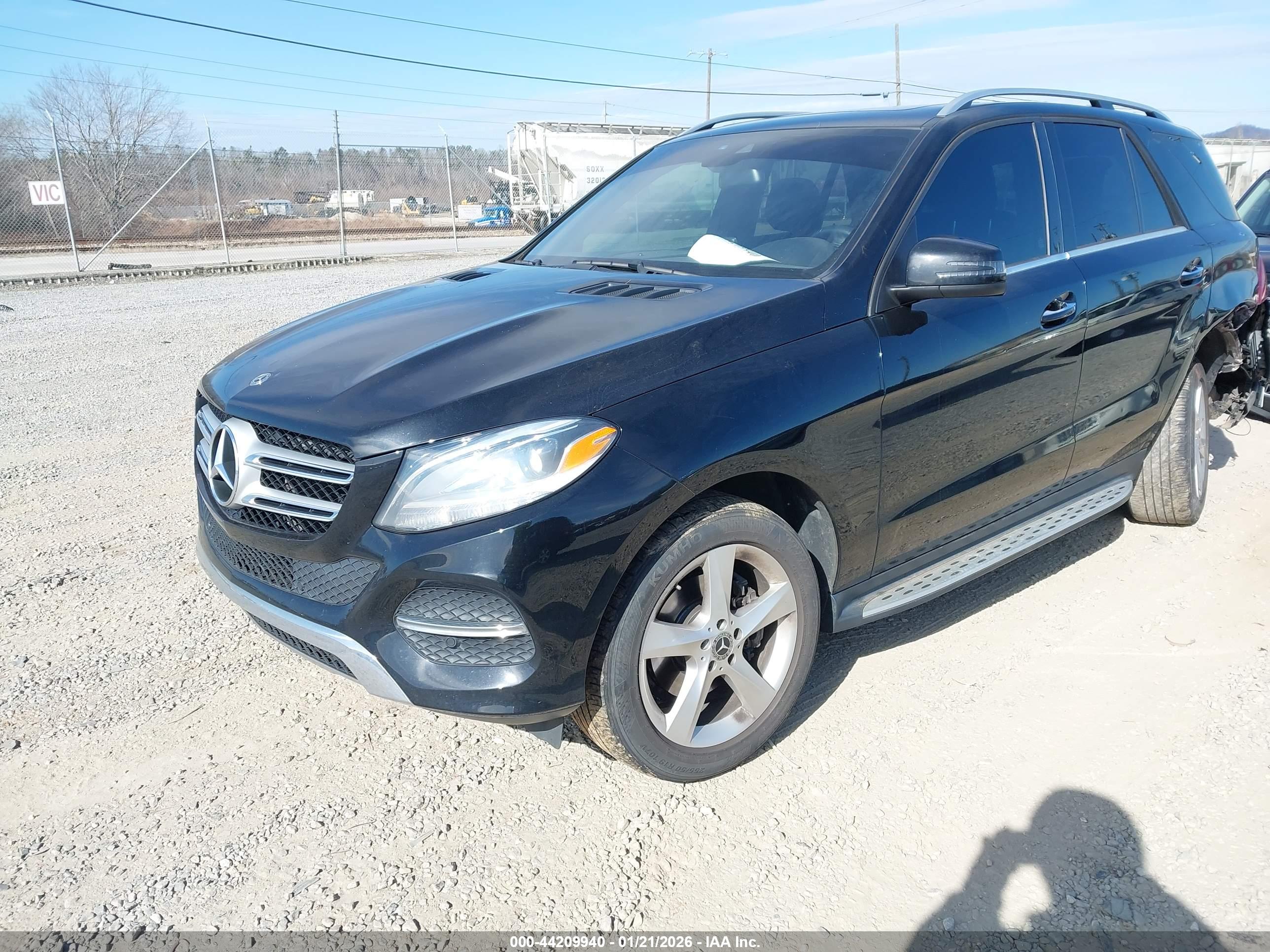 MERCEDES-BENZ GLE image 2