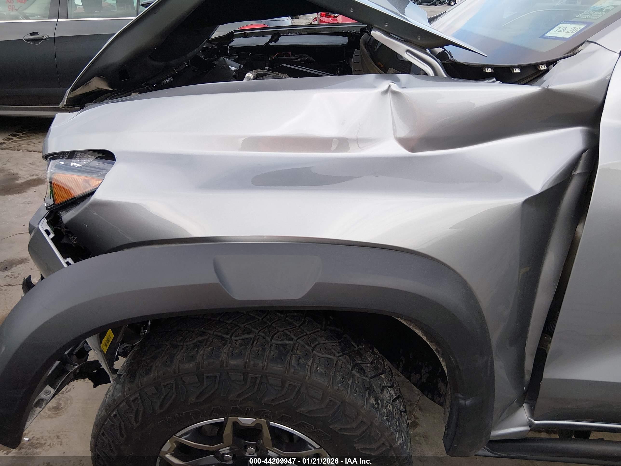 CHEVROLET COLORADO image 6