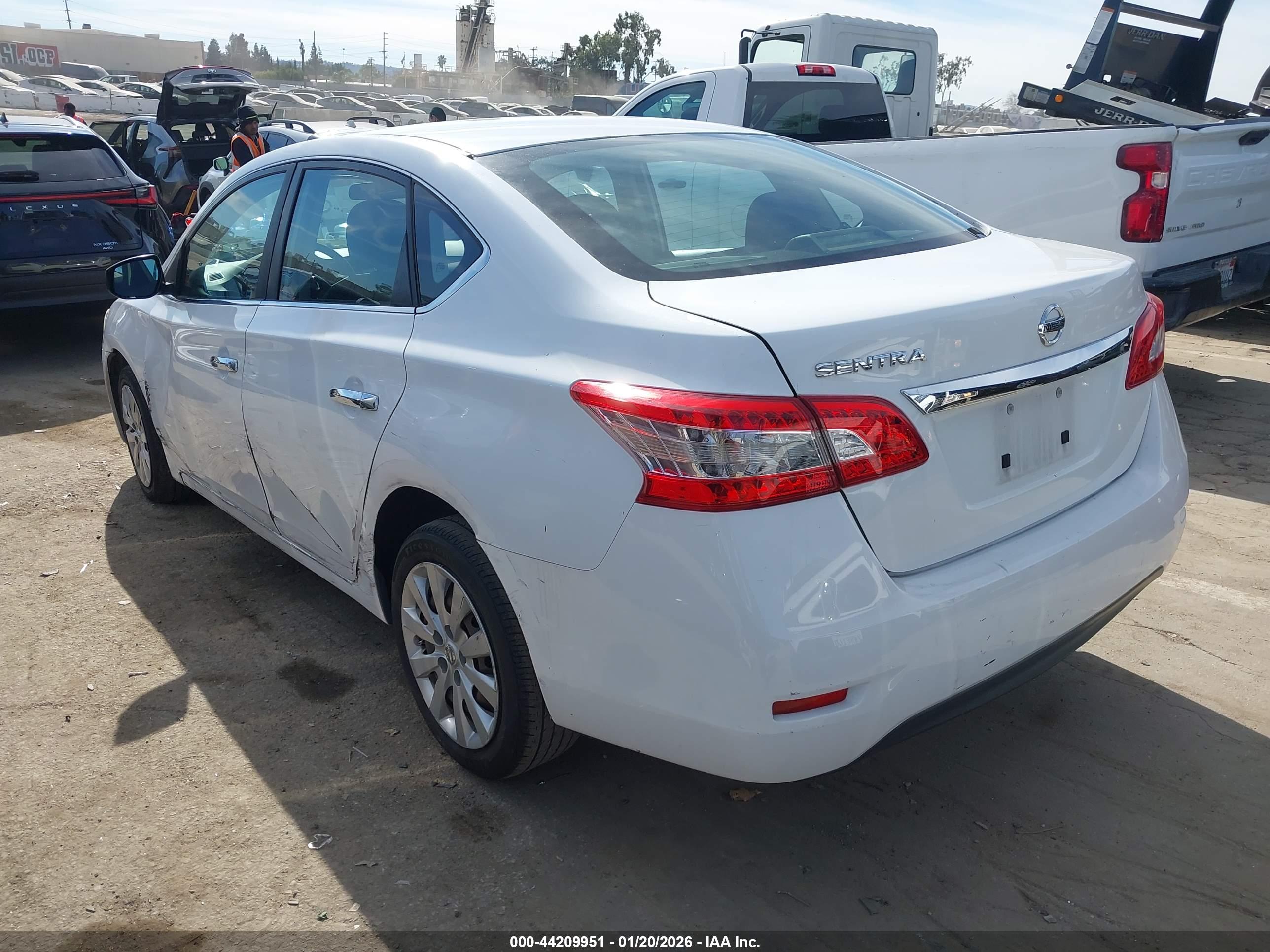 NISSAN SENTRA image 3