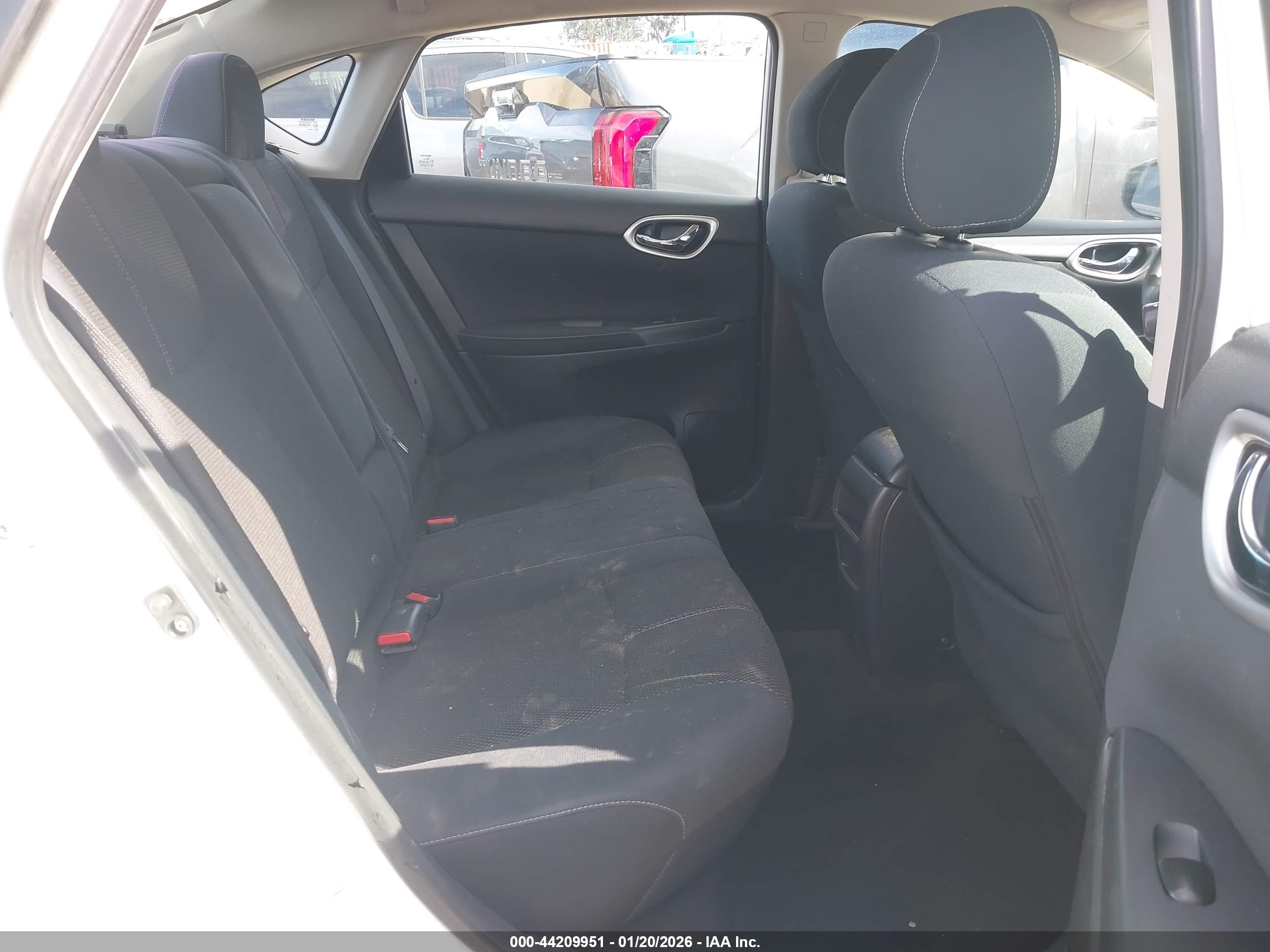 NISSAN SENTRA image 8