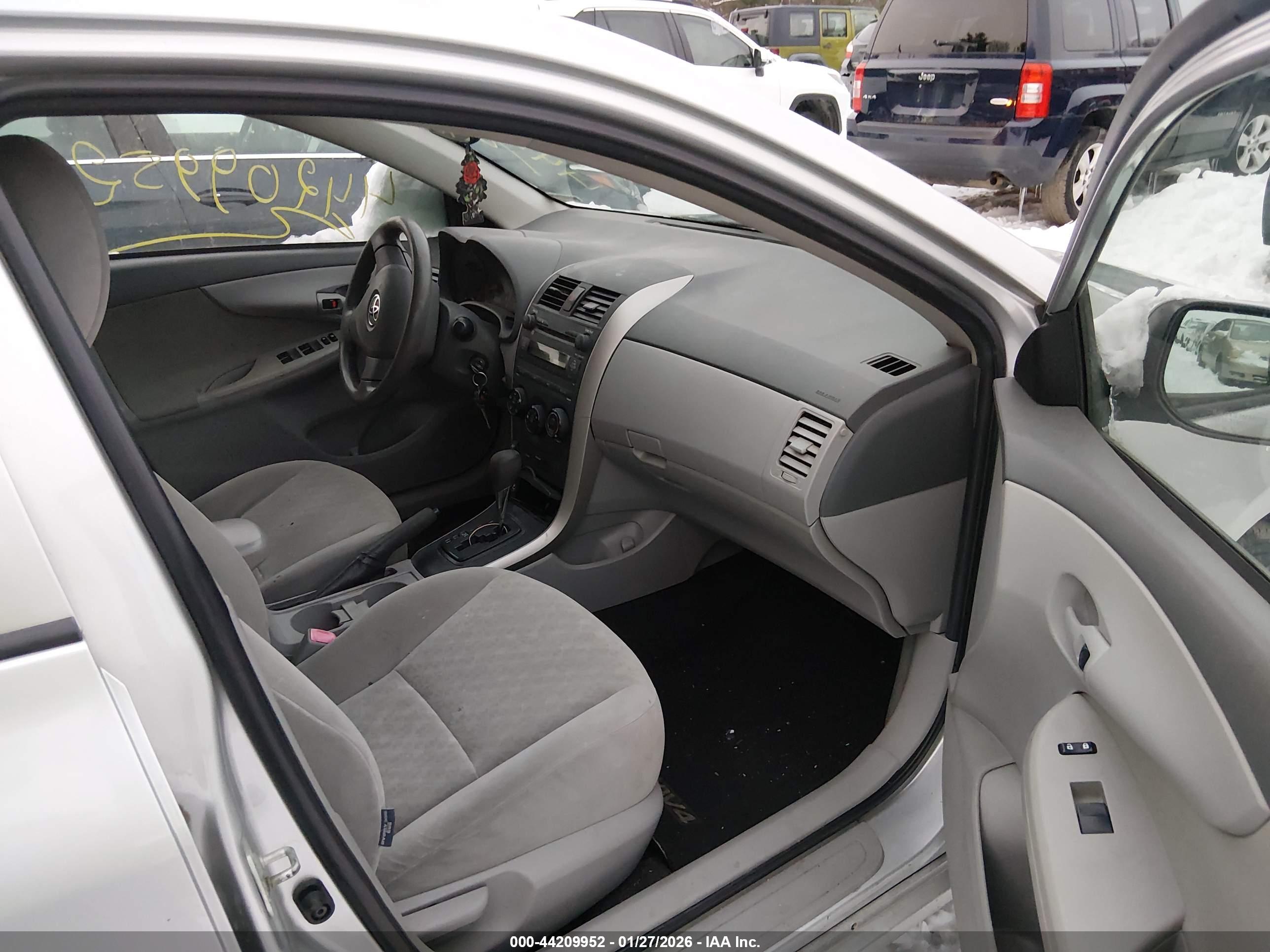 TOYOTA COROLLA image 5