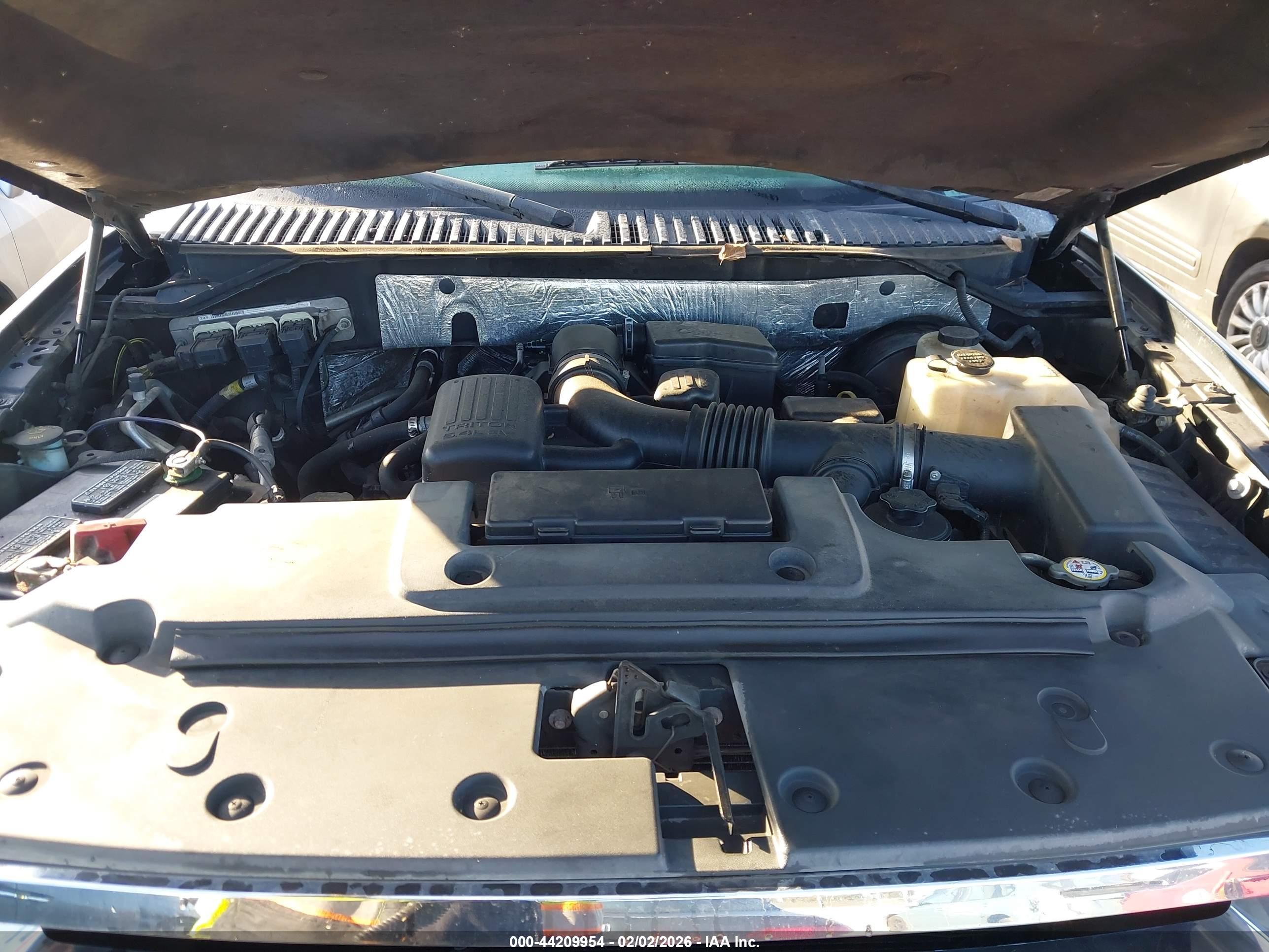 FORD EXPEDITION image 10