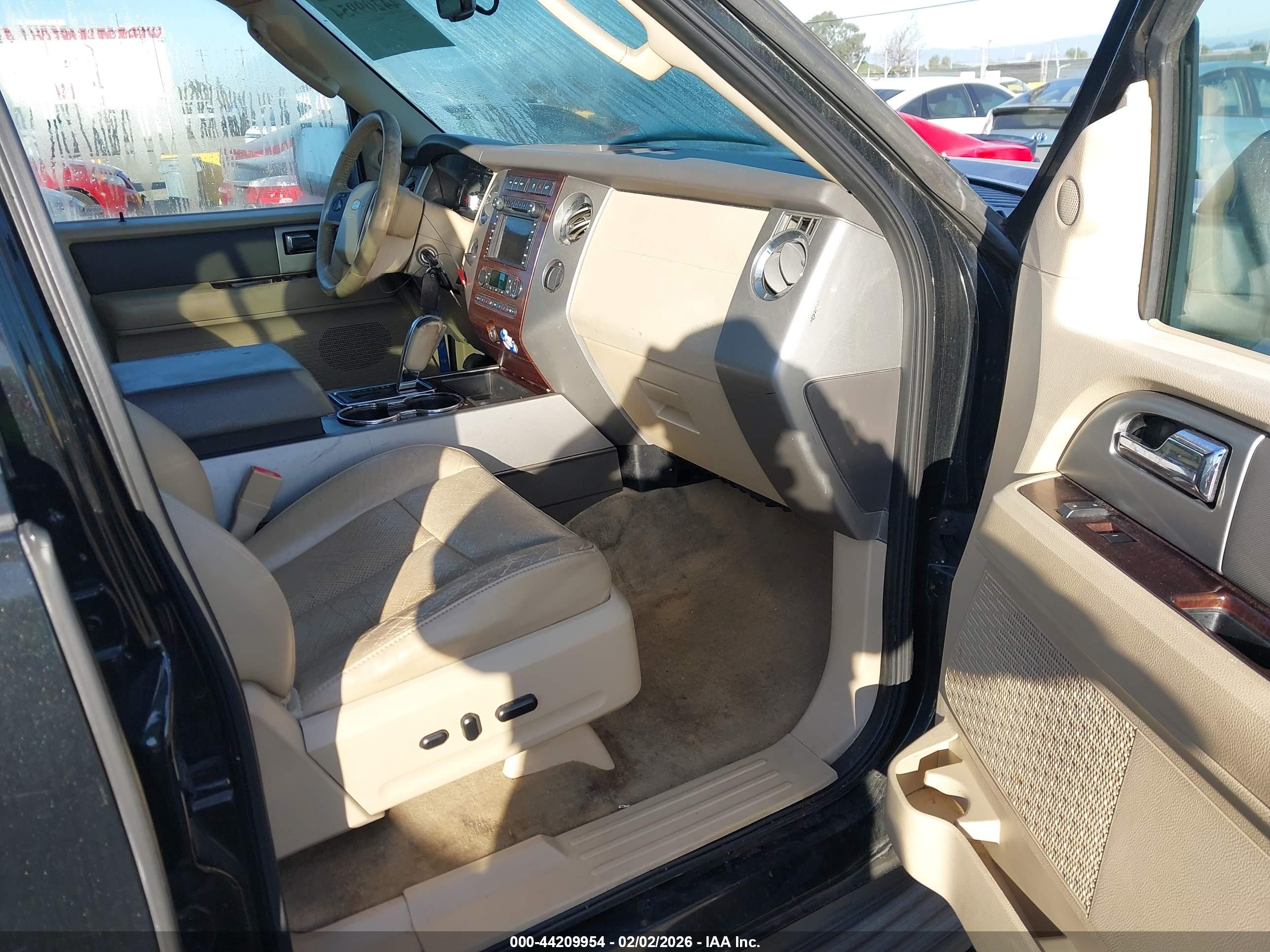 FORD EXPEDITION image 5