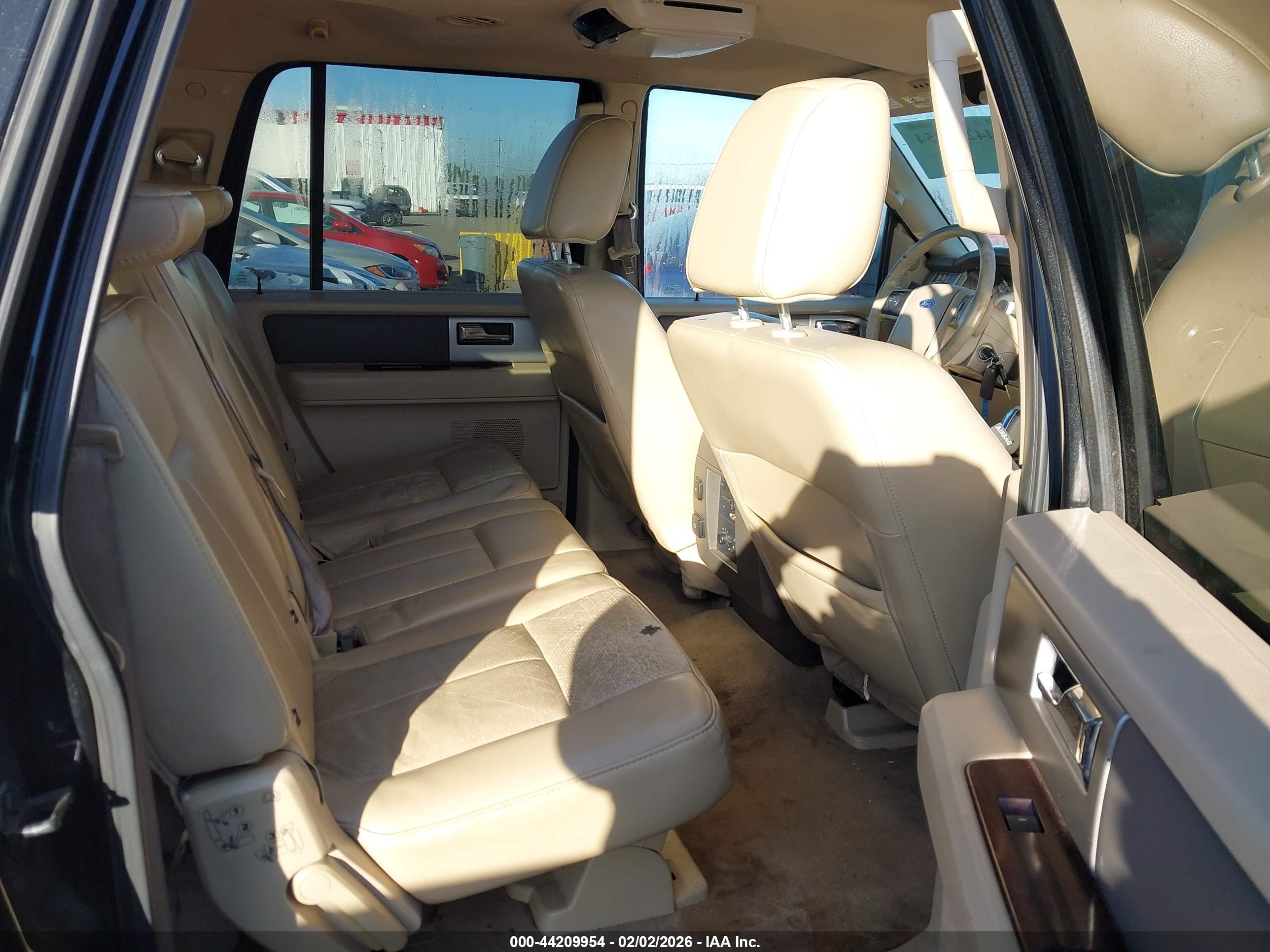 FORD EXPEDITION image 8